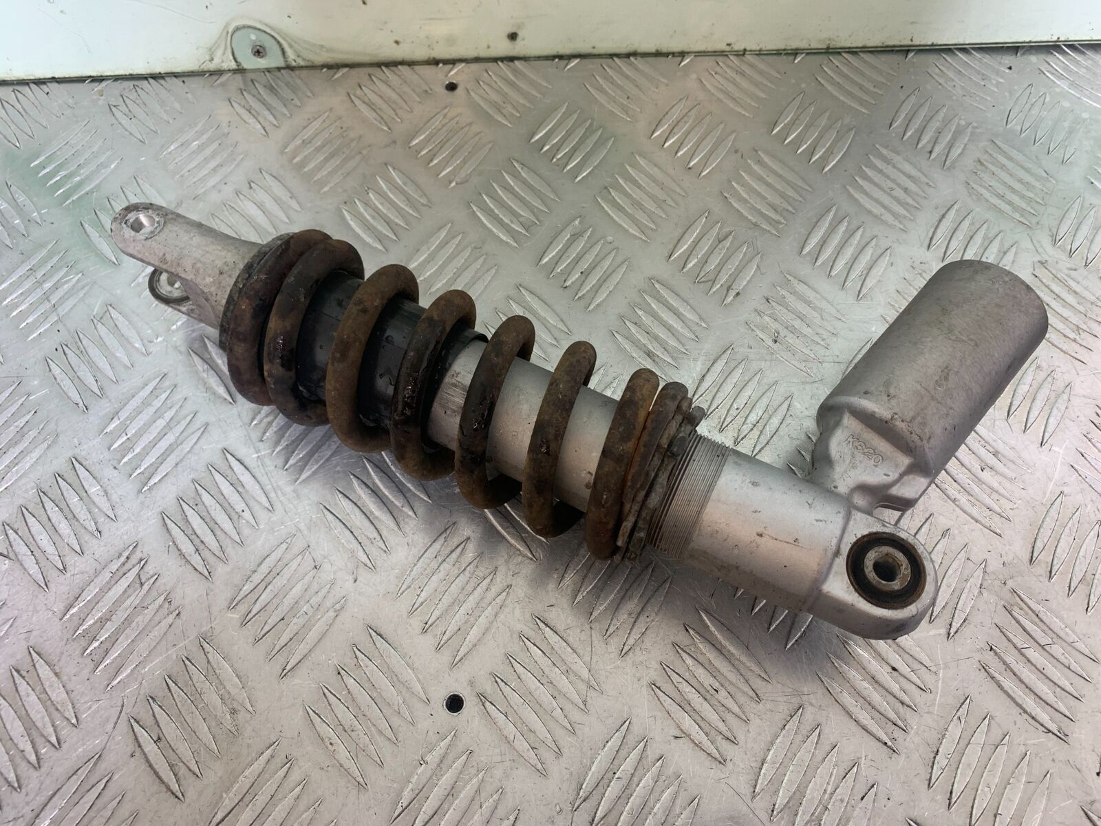 KAWASAKI ZX6R ZX636 REAR SHOCK  YEAR 2002  (CMB1100)