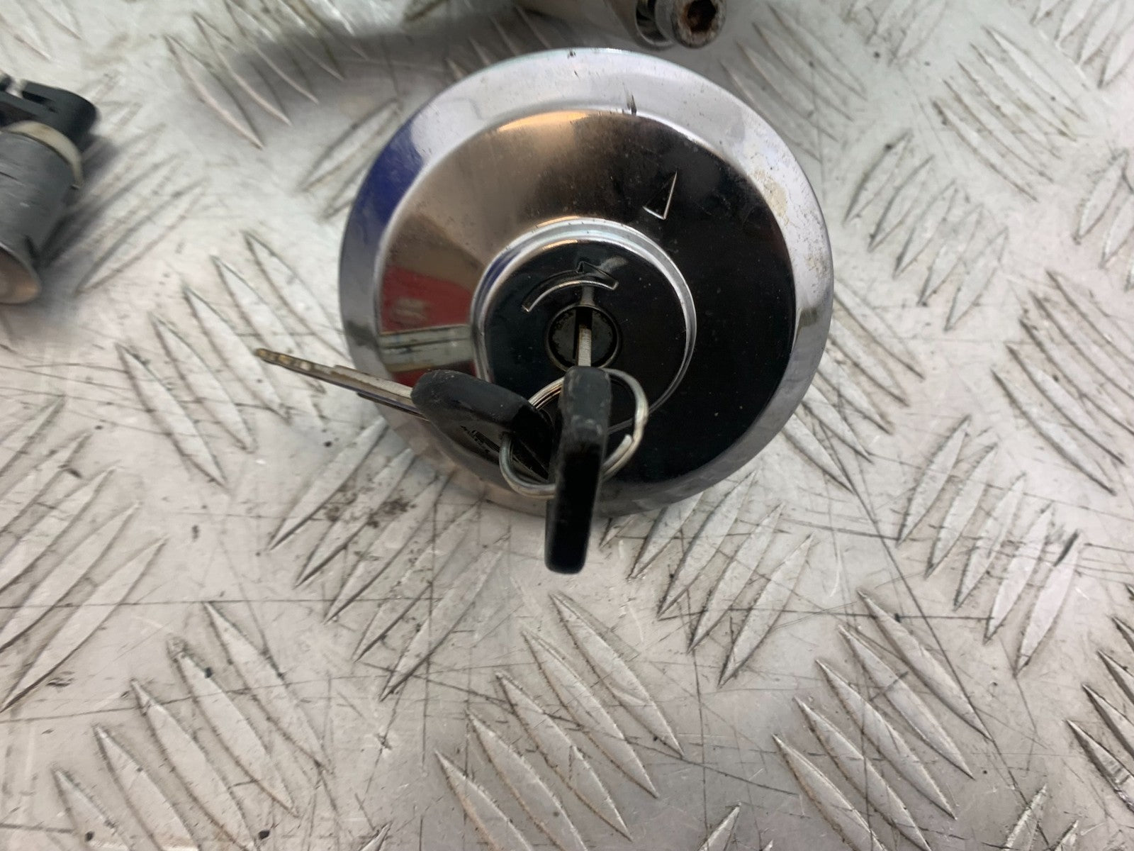 HONDA XL125 VARADERO LOCKSET AND KEY  YEAR 2001-2006  (CMB1210)