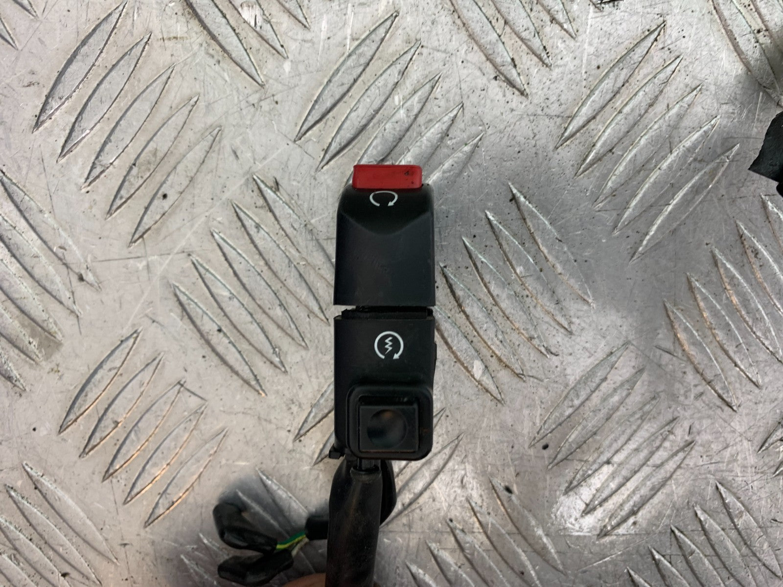 HONDA CBR1000 RR RIGHT SWITCH GEAR  YEAR 2008-2011 (CMB1330)