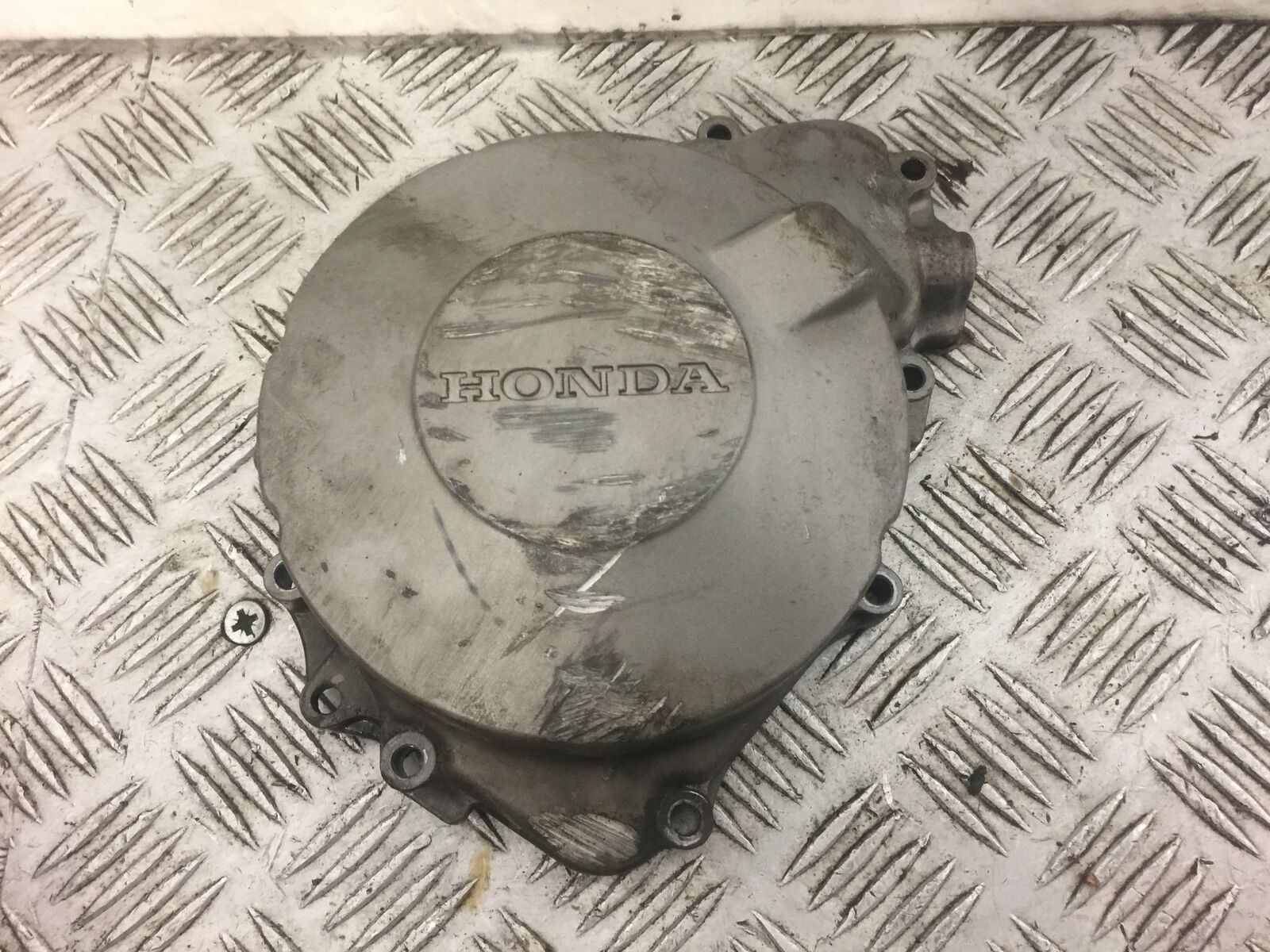 HONDA CB600 CB 600 HORNET GENERATOR COVER YEAR 2001 (STOCK 366)