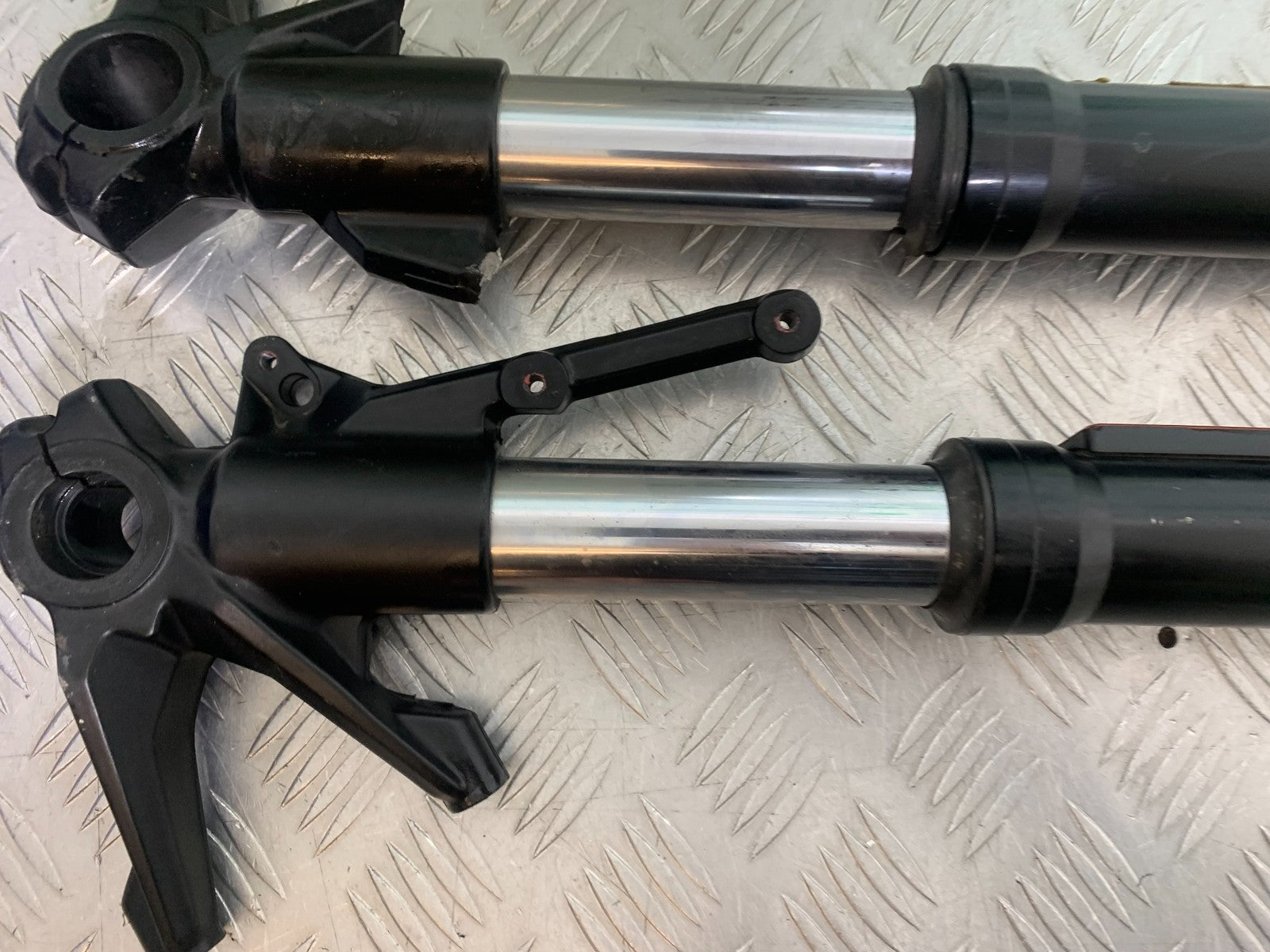 DUCATI 937 MONSTER FORKS (DAMAGED) YEAR 2021-2024 (CMB1270)