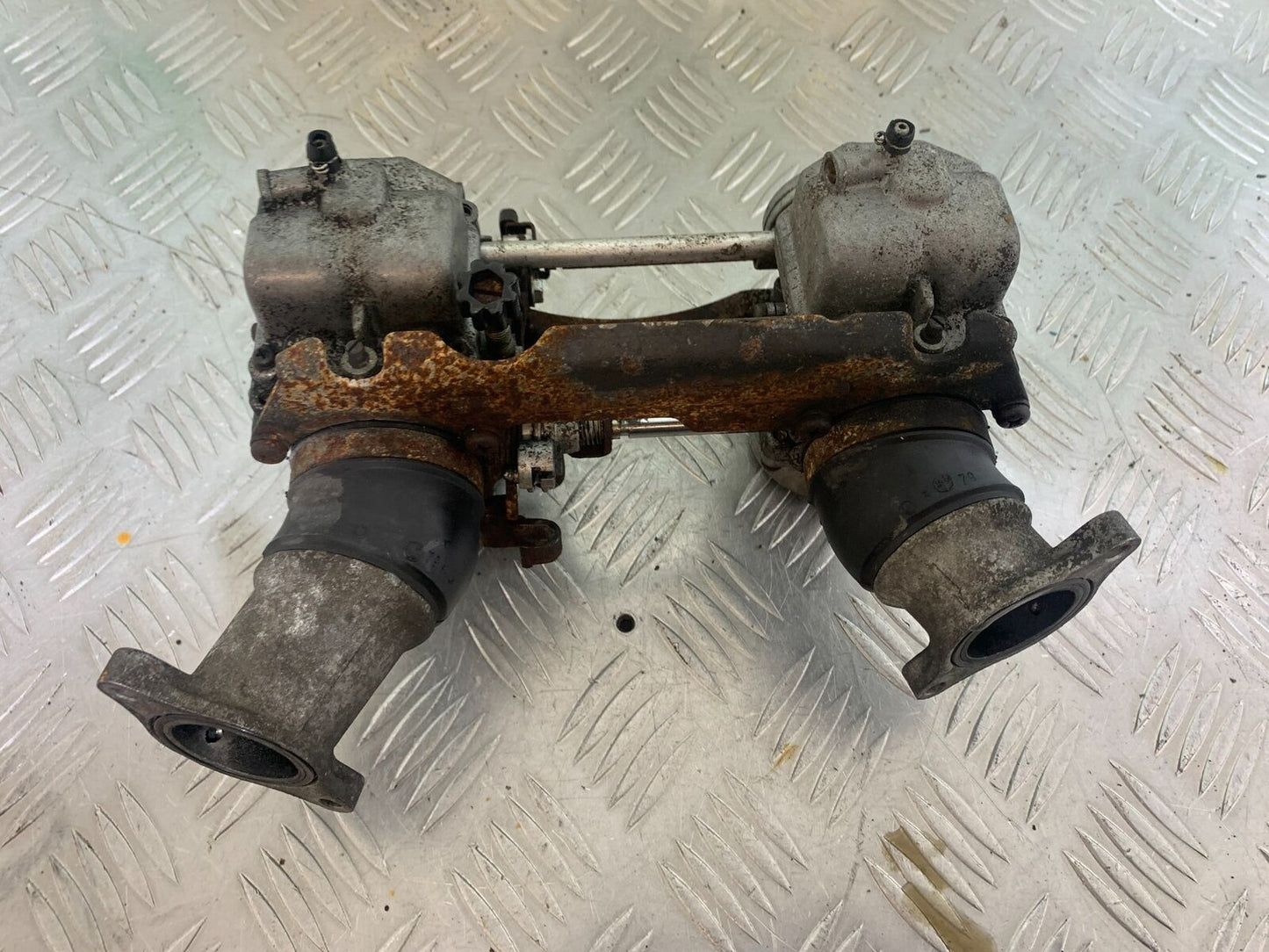 HONDA CX500 CX 500 CARBS  YEAR 1980 (CMB1131)