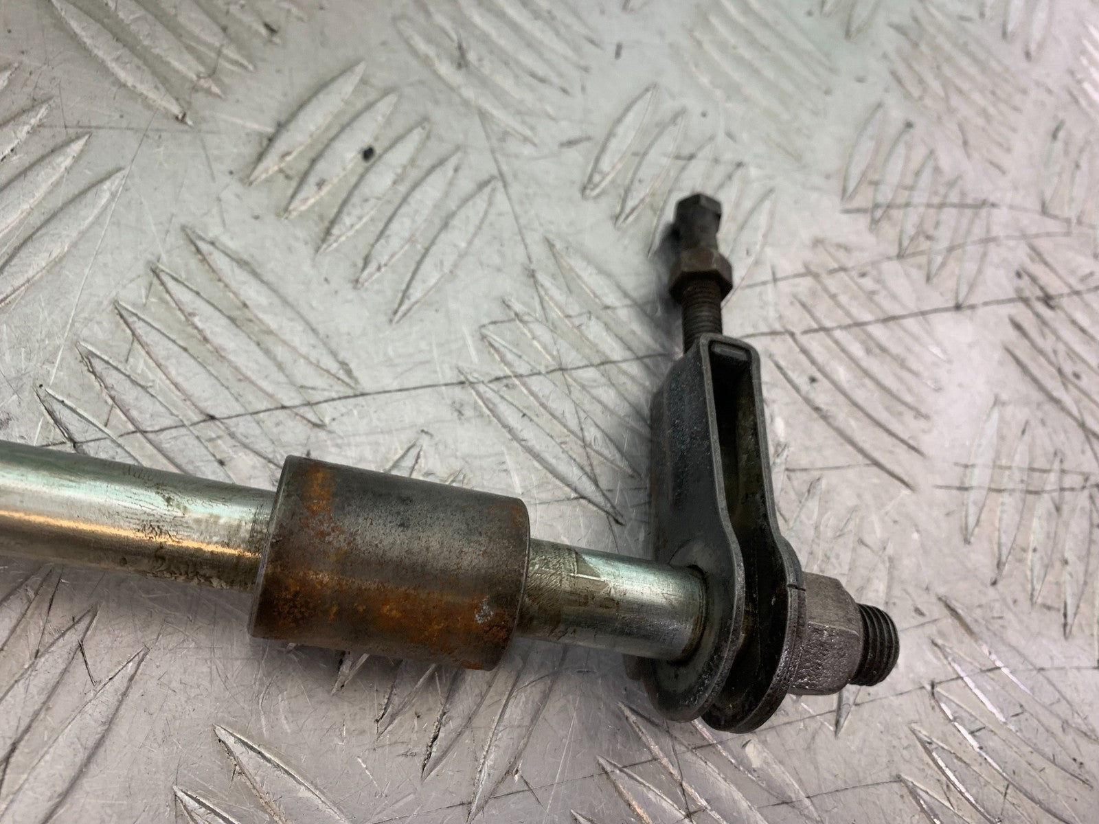 YAMAHA YBR125 YBR 125 REAR WHEEL SPINDLE  YEAR 2010-2017 (CMB1252)
