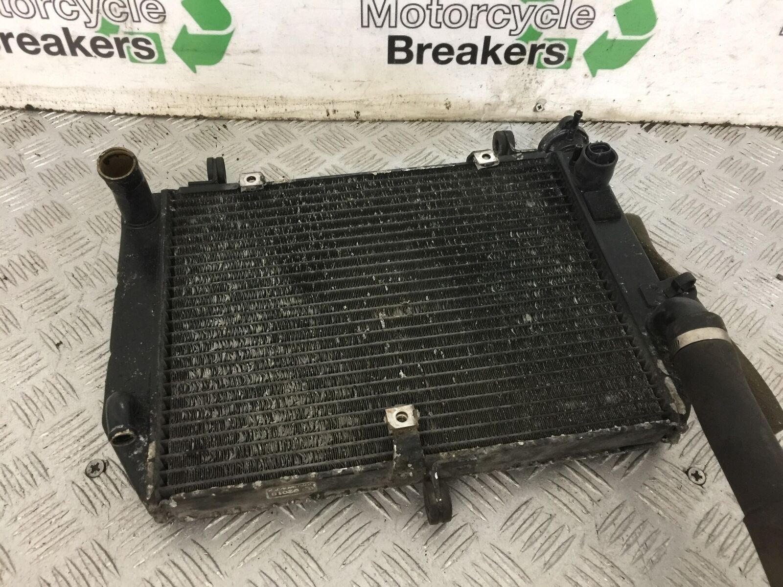 YAMAHA R6 5EB RADIATOR  YEAR 1999-2002 (STOCK 823)