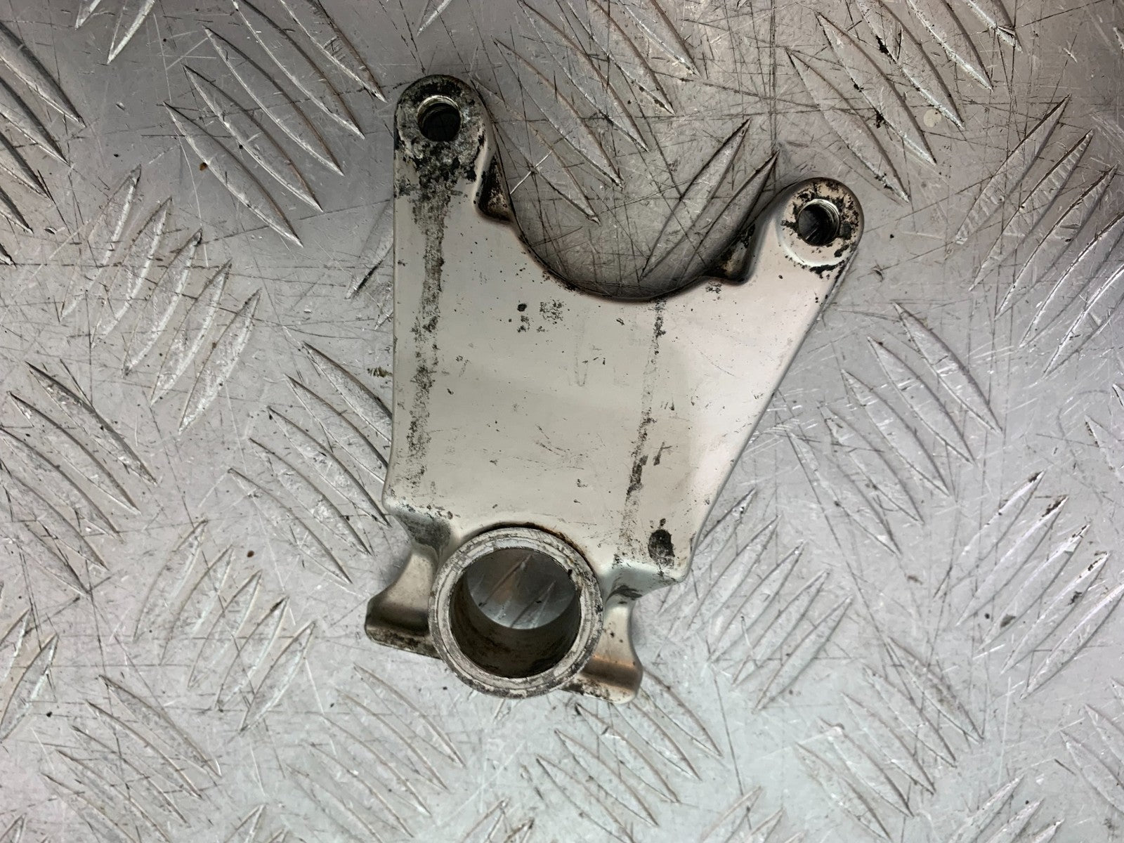 YAMAHA YZF R1 4XV REAR CALIPER BRACKET   YEAR 1998-99 (CMB1291)