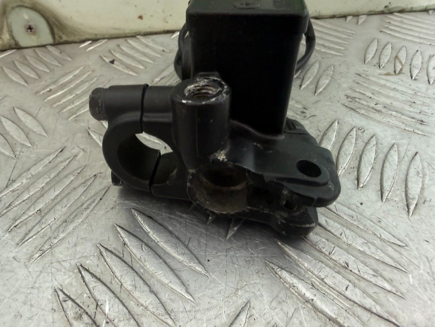 YAMAHA XT660 X OEM FRONT BRAKE MASTER CYLINDER YEAR 2004-2016 CMB1318