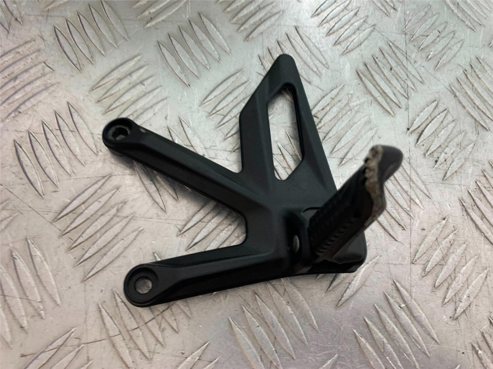 KTM 1290 SUPER DUKE R FRONT LEFT HANGER AND PEG  YEAR 2020-2024 (CMB1272)