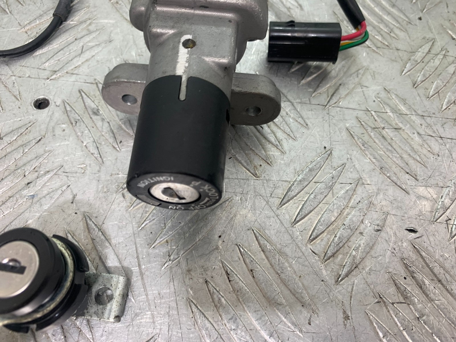 DUCATI 1198 S ECU LOCKS CLOCKS KEYS CODE   YEAR 2009-2011 (CMB1219)