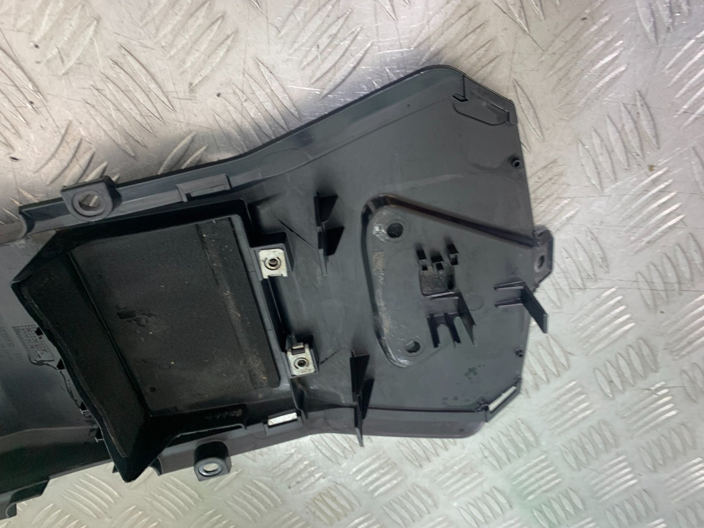 APRILIA TUONO 1000 V4 UNDERTRAY YEAR 2013-2014  (CMB1239)