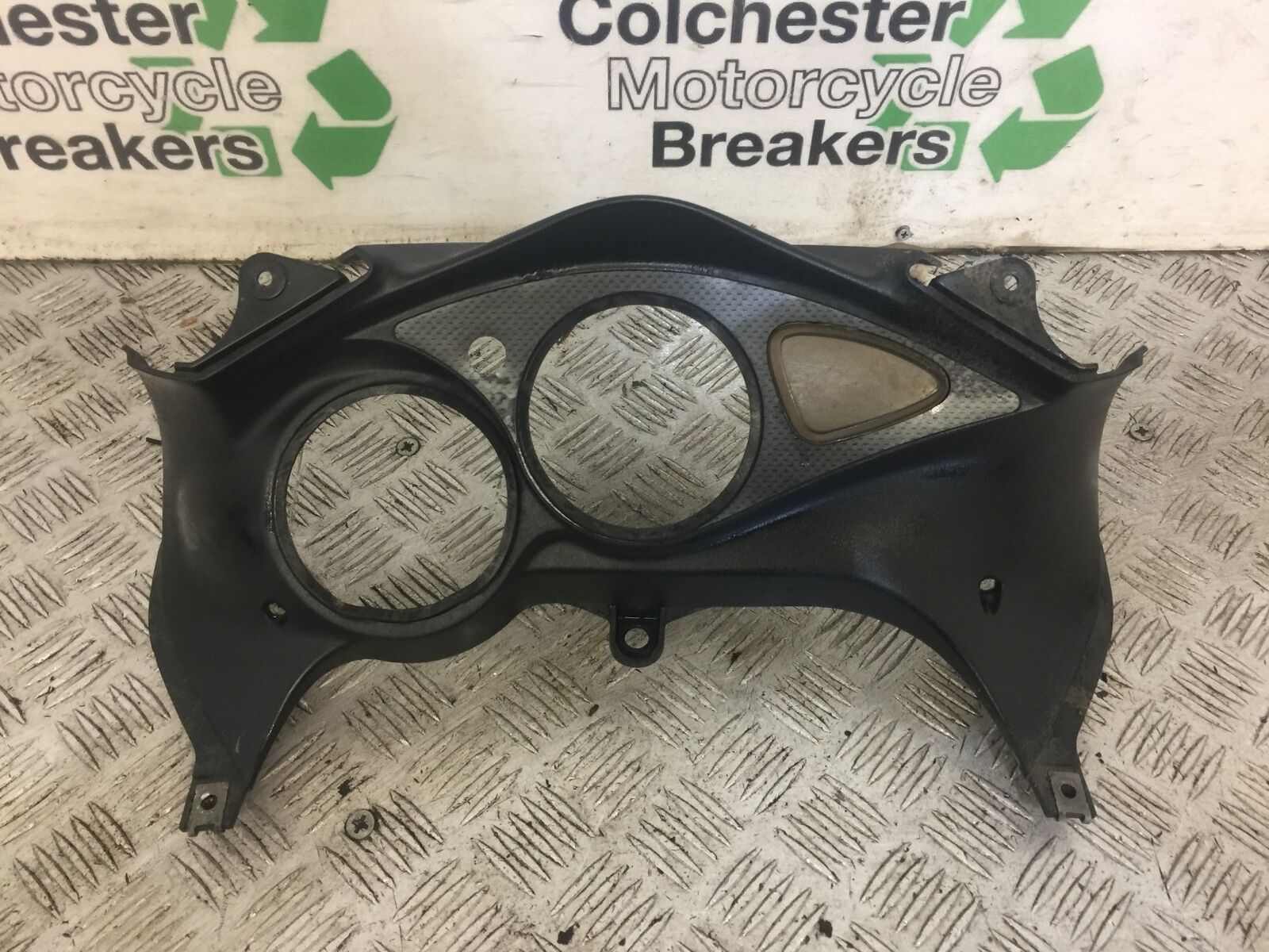 SUZUKI SV650 SV 650 CLOCKS SURROUND   YEAR 1999 (STOCK 681)