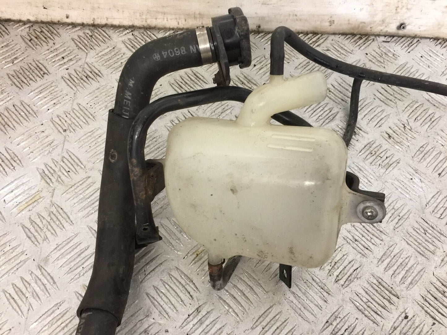 SUZUKI AN 250 BURGMAN COOLANT BOTTLE   YEAR 1999  (STOCK 881)
