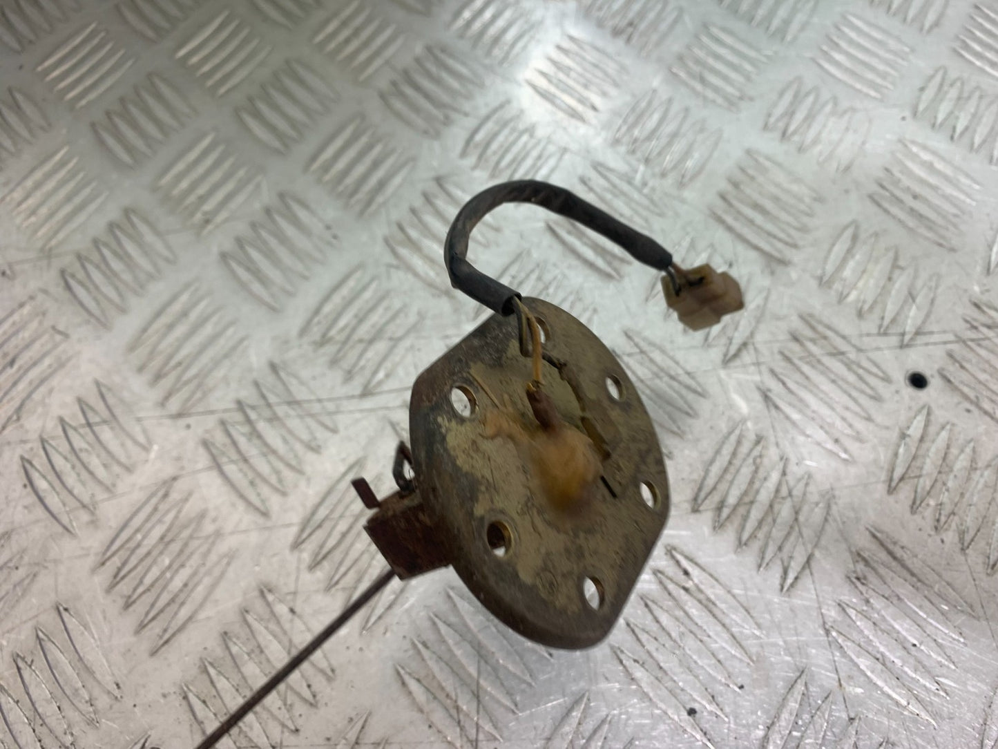 KAWASAKI GT550 GT 550 PETROL TANK SENDER   YEAR 1989-1994