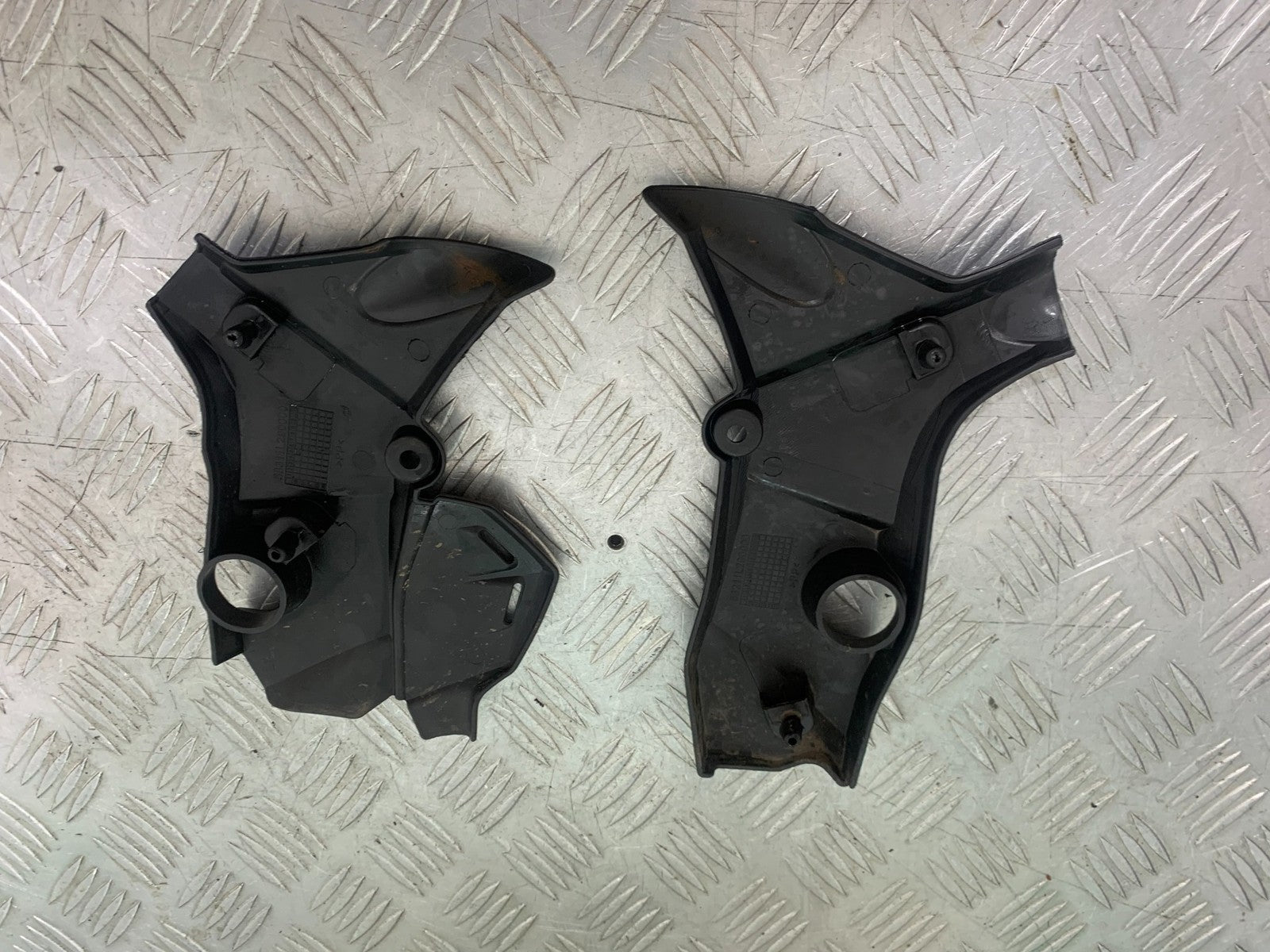 BENELLI BN125 BN 125 LEFT AND RIGHT FRAME COVERS  YEAR 2018-2021 (CMB1194)