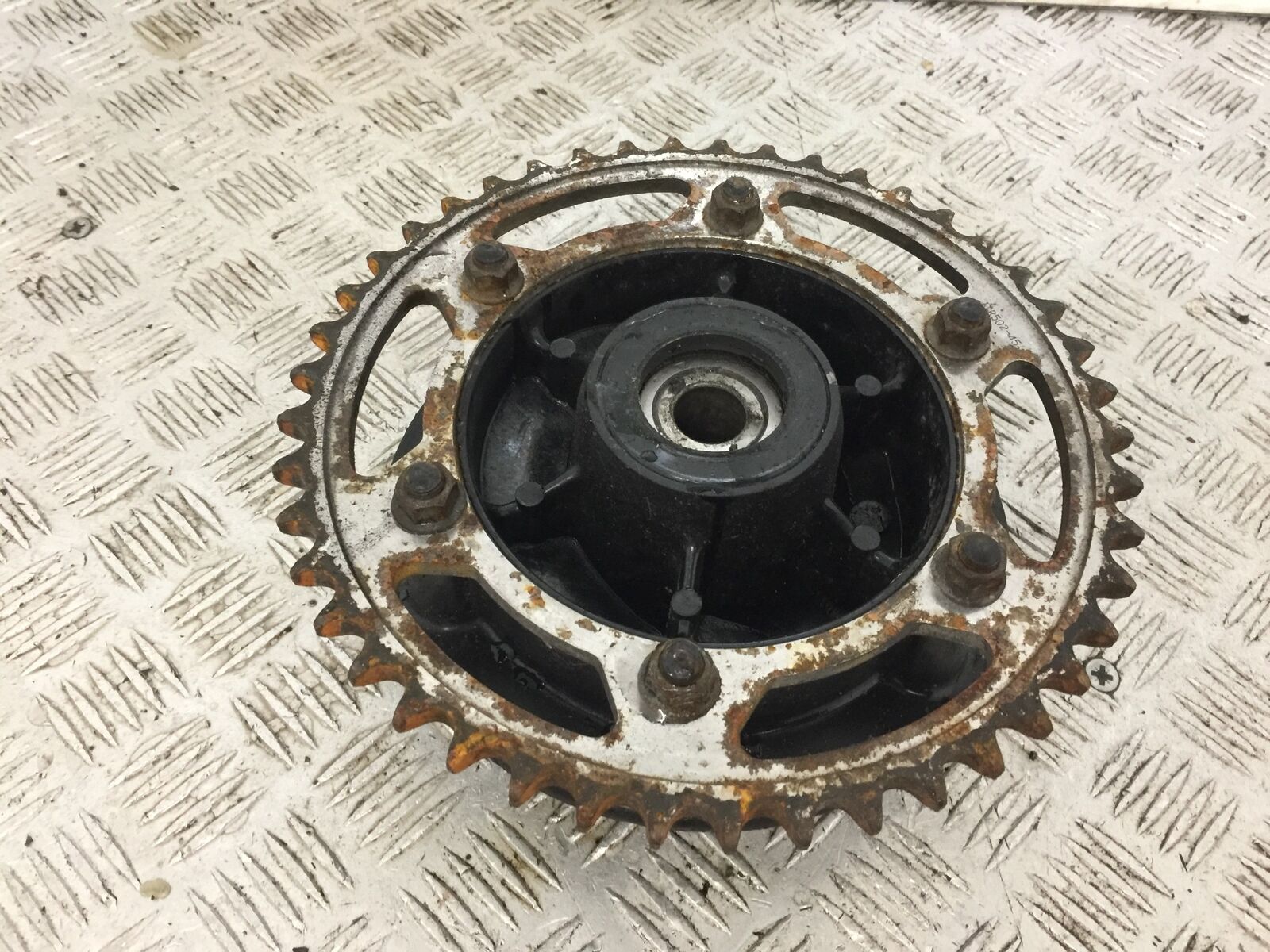 KAWASAKI ZRX1100 ZRX 1100 SPROCKET CARRIER  YEAR 1997-2001 (STOCK 808)