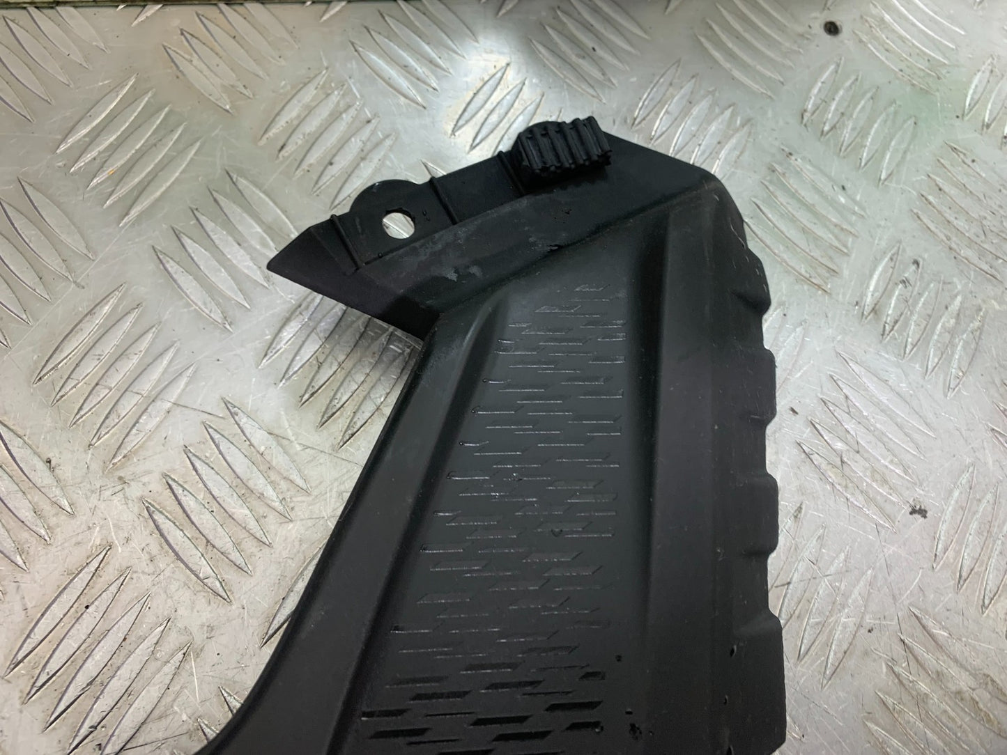 KTM 390 ADVENTURE RIGHT RADIATOR COVER  YEAR 2020-24 (CMB1240)