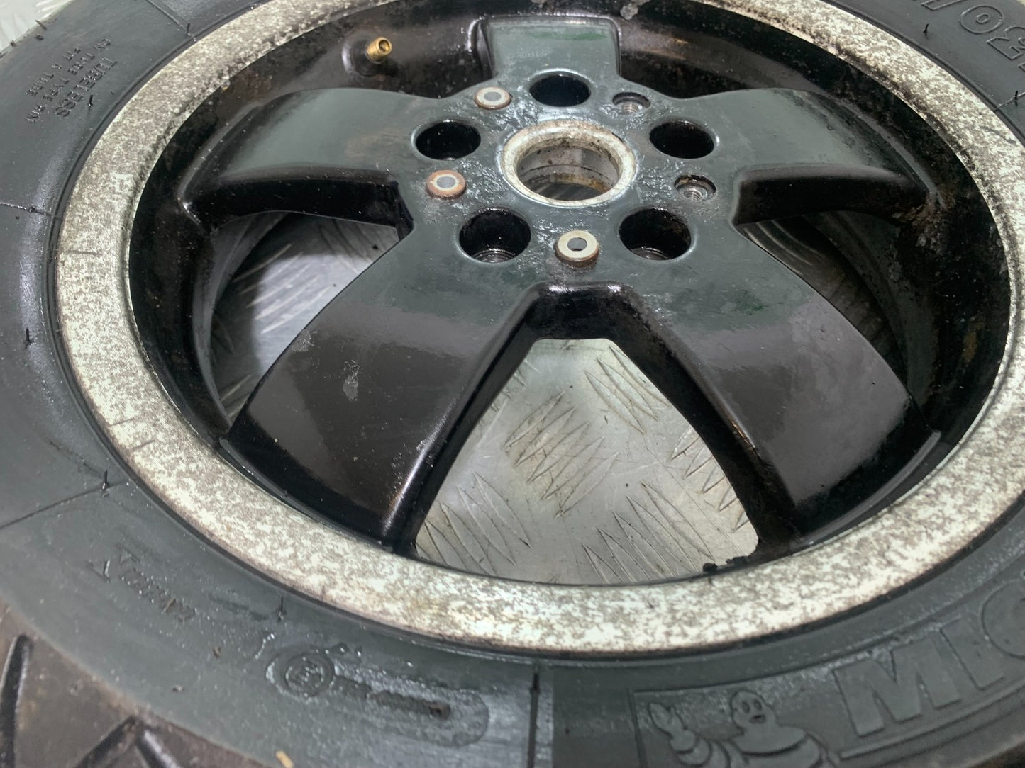 PIAGGIO VESPA GTS 125 REAR WHEEL   YEAR 2009-2014  (CMB1261)