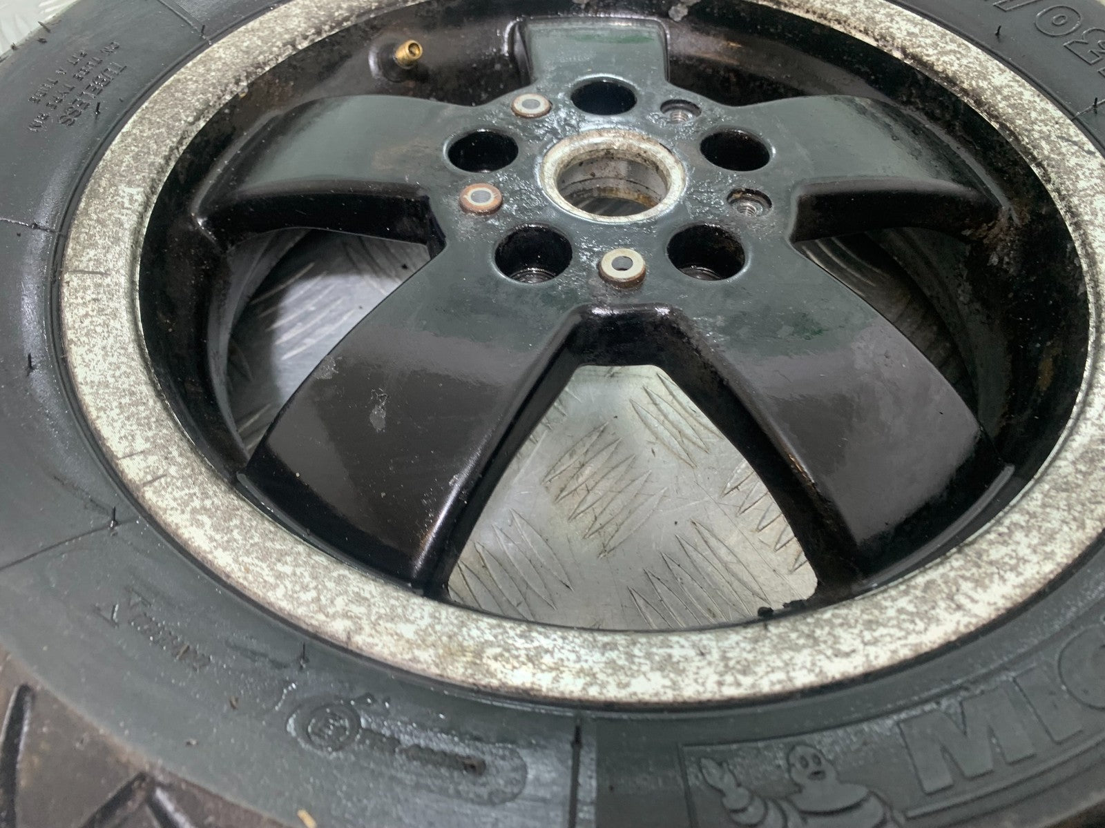 PIAGGIO VESPA GTS 125 REAR WHEEL   YEAR 2009-2014  (CMB1261)