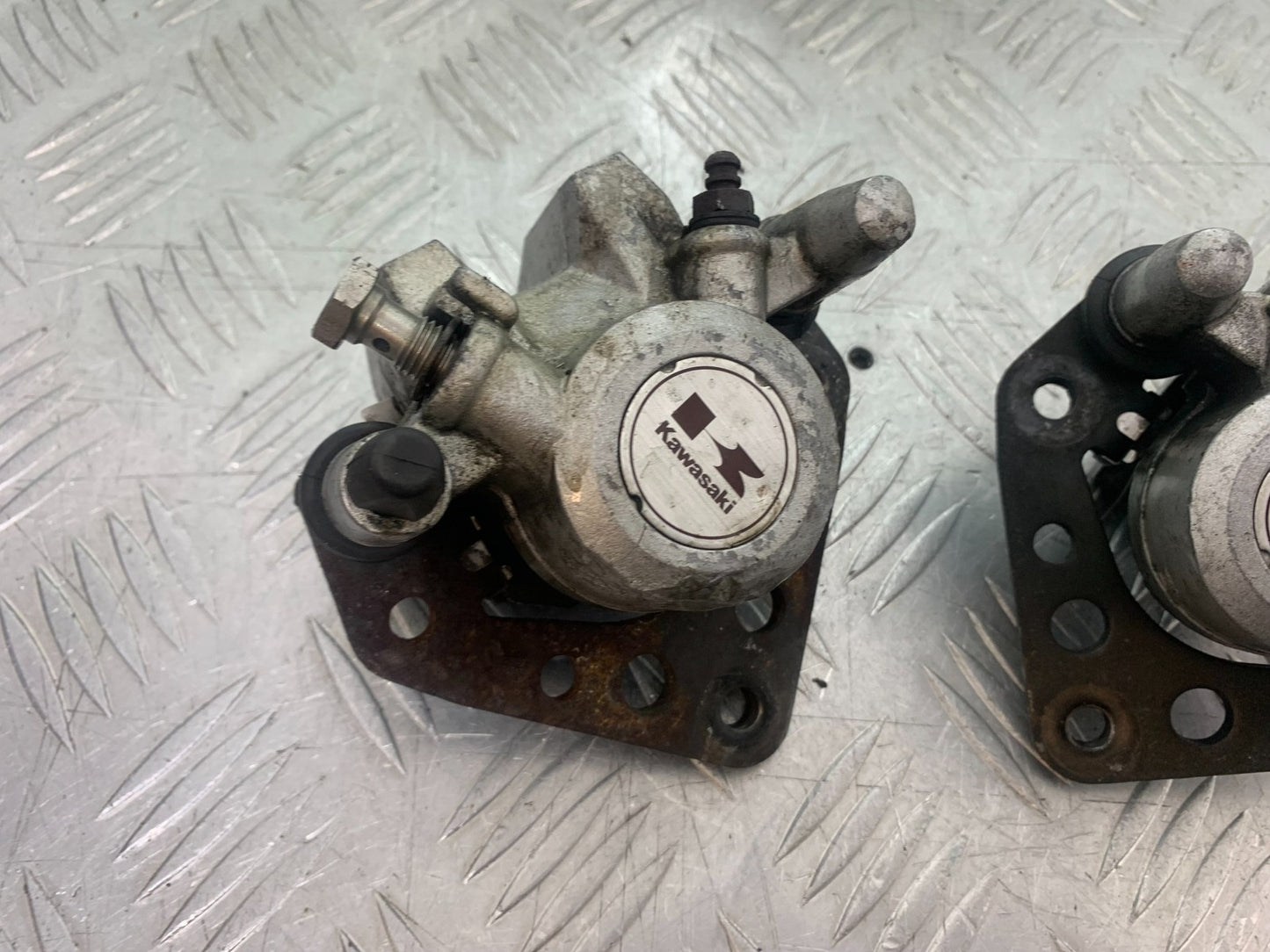 KAWASAKI GPZ600 GPZ 600 FRONT BRAKE CALIPERS   YEAR 1988-90 (CMB1258)