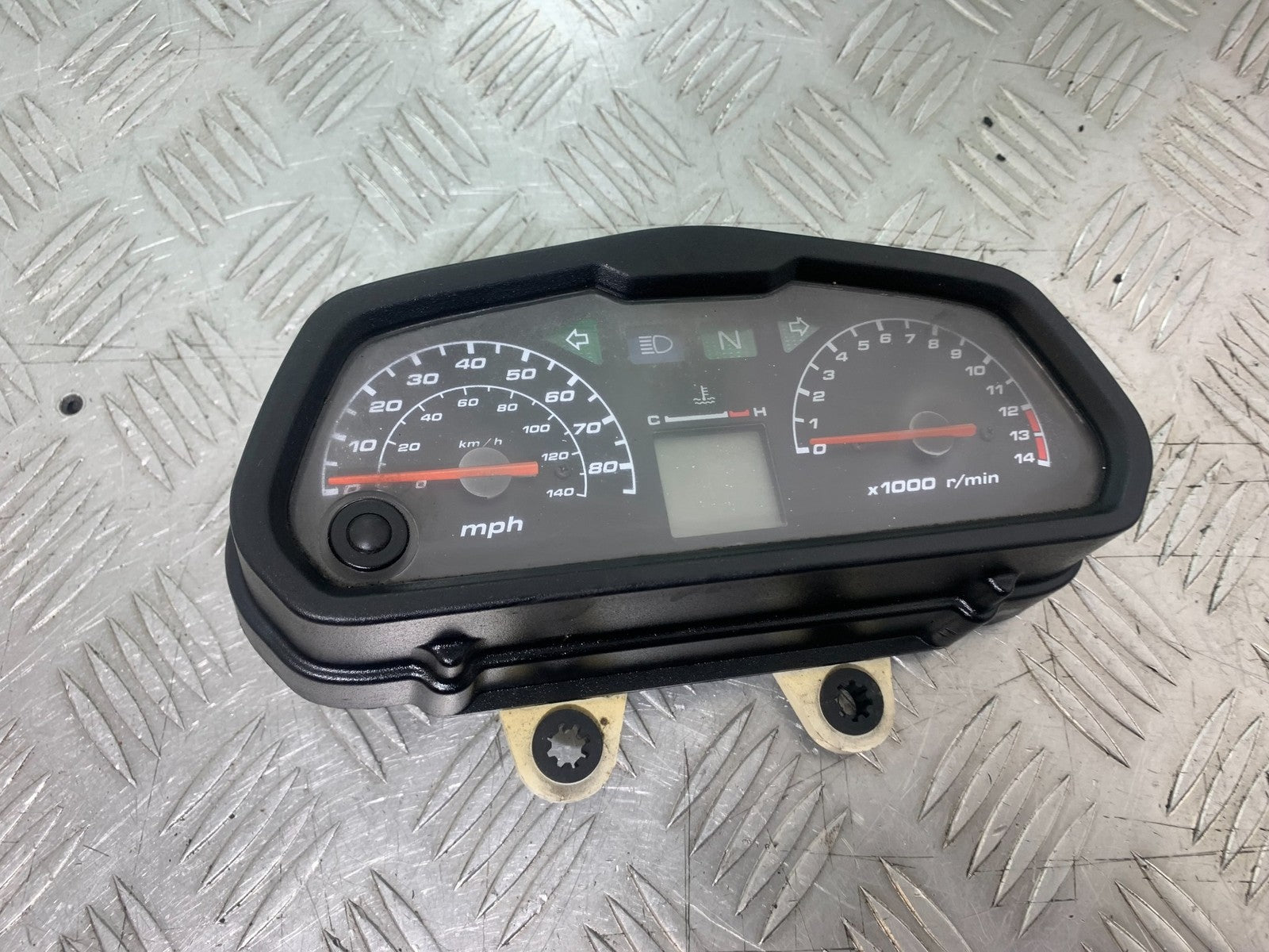 HONDA XL125 VARADERO CLOCKS SPEEDO DASH   YEAR 2001-2006  (CMB1210)