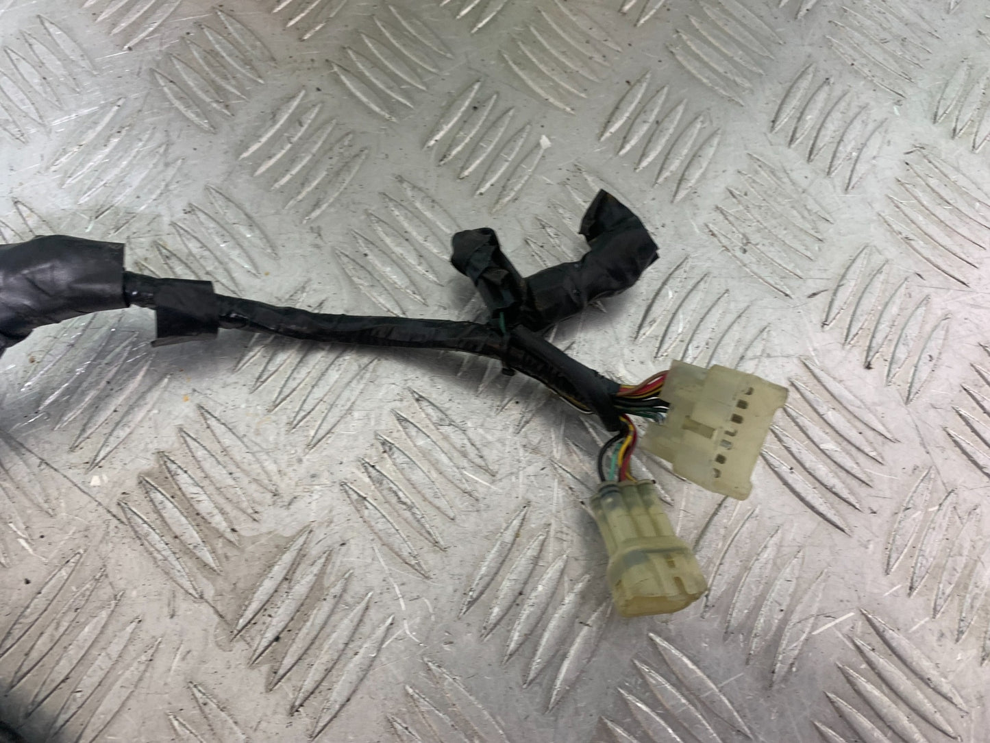 YAMAHA YZF R1 HEADLIGHT SPEEDO SUB LOOM   YEAR 2004-2006 (CMB1155)