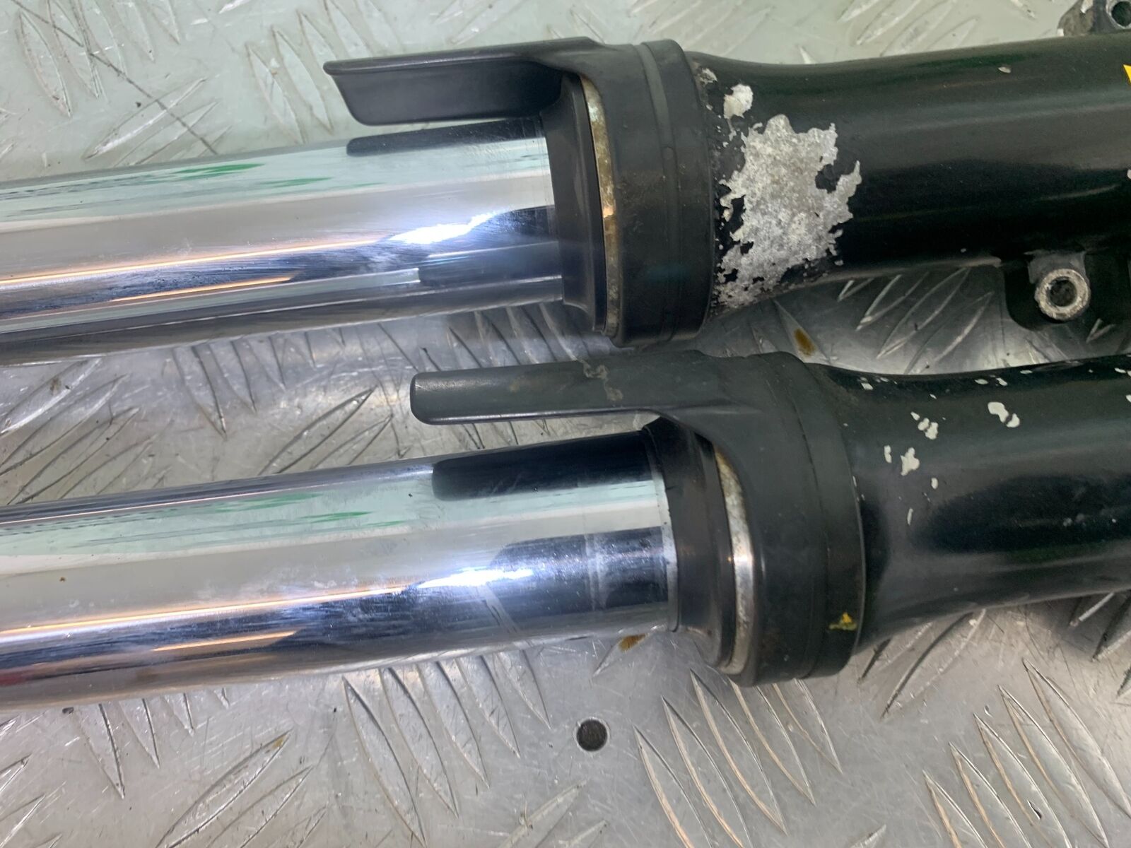 YAMAHA XJR1300 XJR 1300 FORKS   YEAR 1999-2003 (CMB1119)