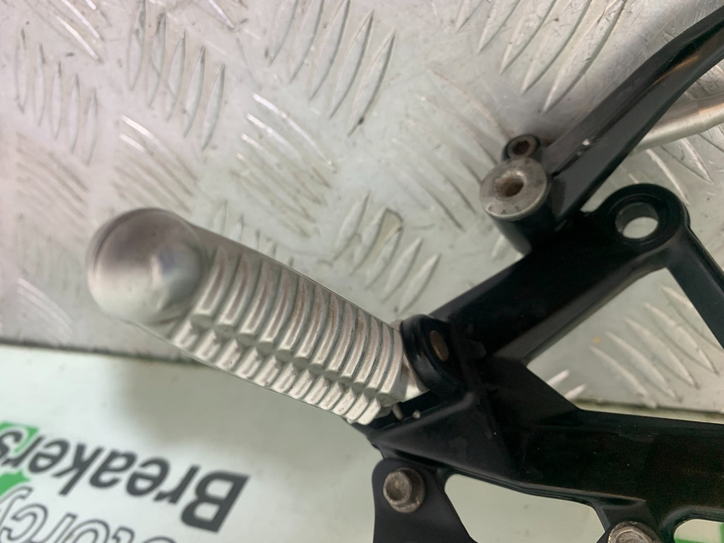 DUCATI 848 FRONT LEFT HANGER AND PEG & GEAR LEVER   YEAR 2008-2010 (CMB1323)