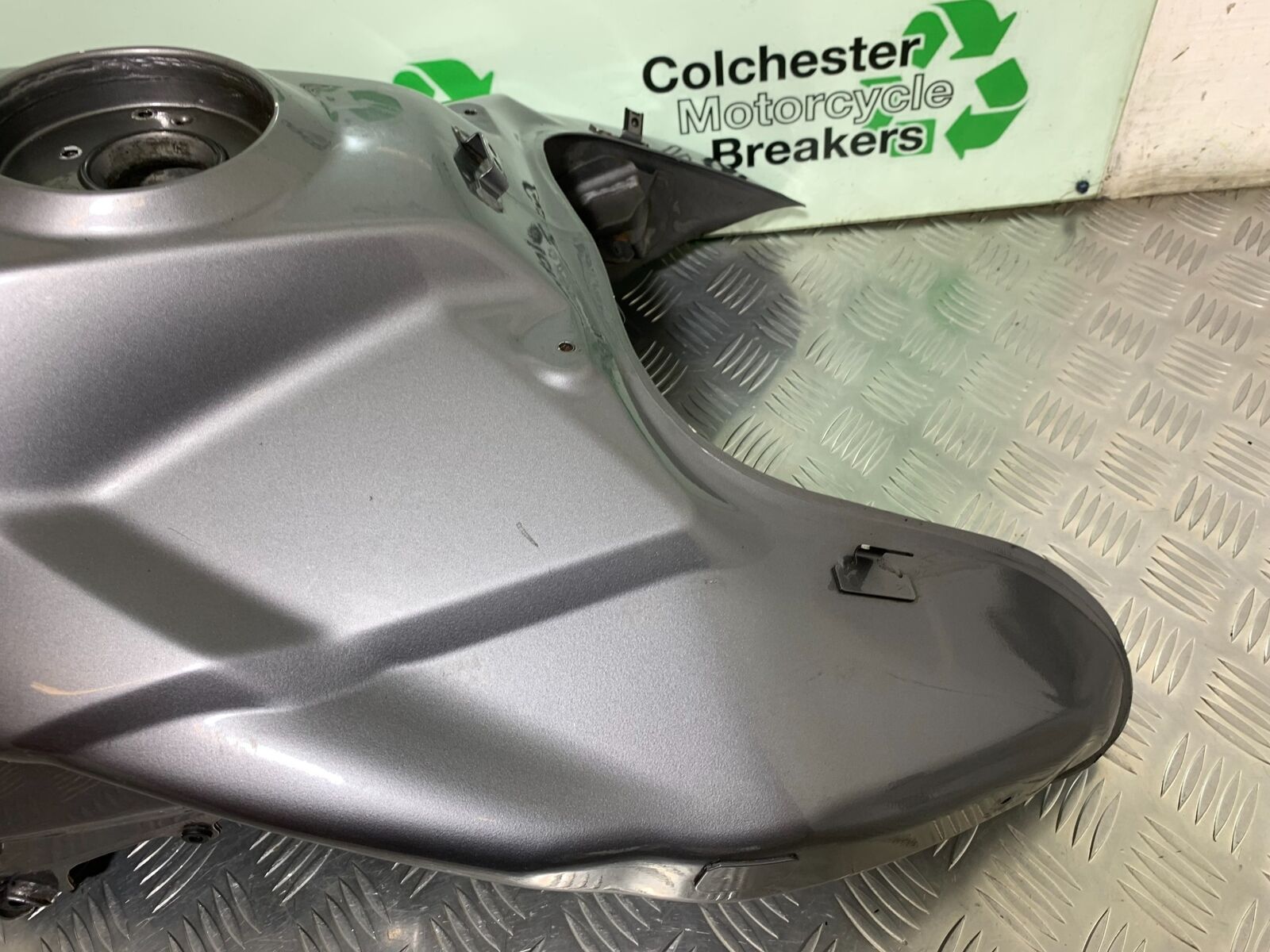 TRIUMPH TIGER 1200 EXPLORER PETROL TANK  YEAR 2012-2015 (STOCK 992)