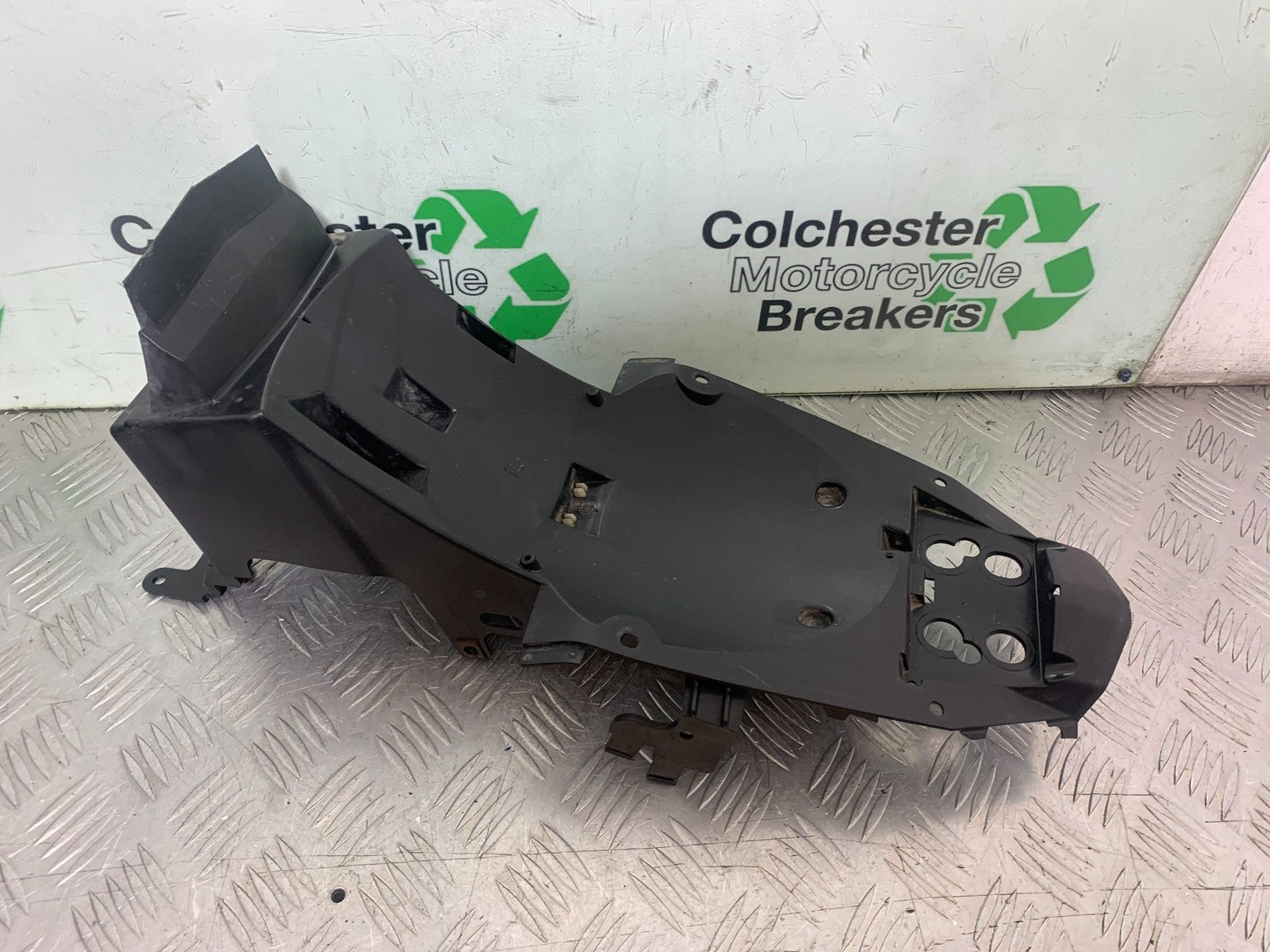 YAMAHA XJ6 XJ6-S UNDERTRAY YEAR 2009-2015  (CMB1212)