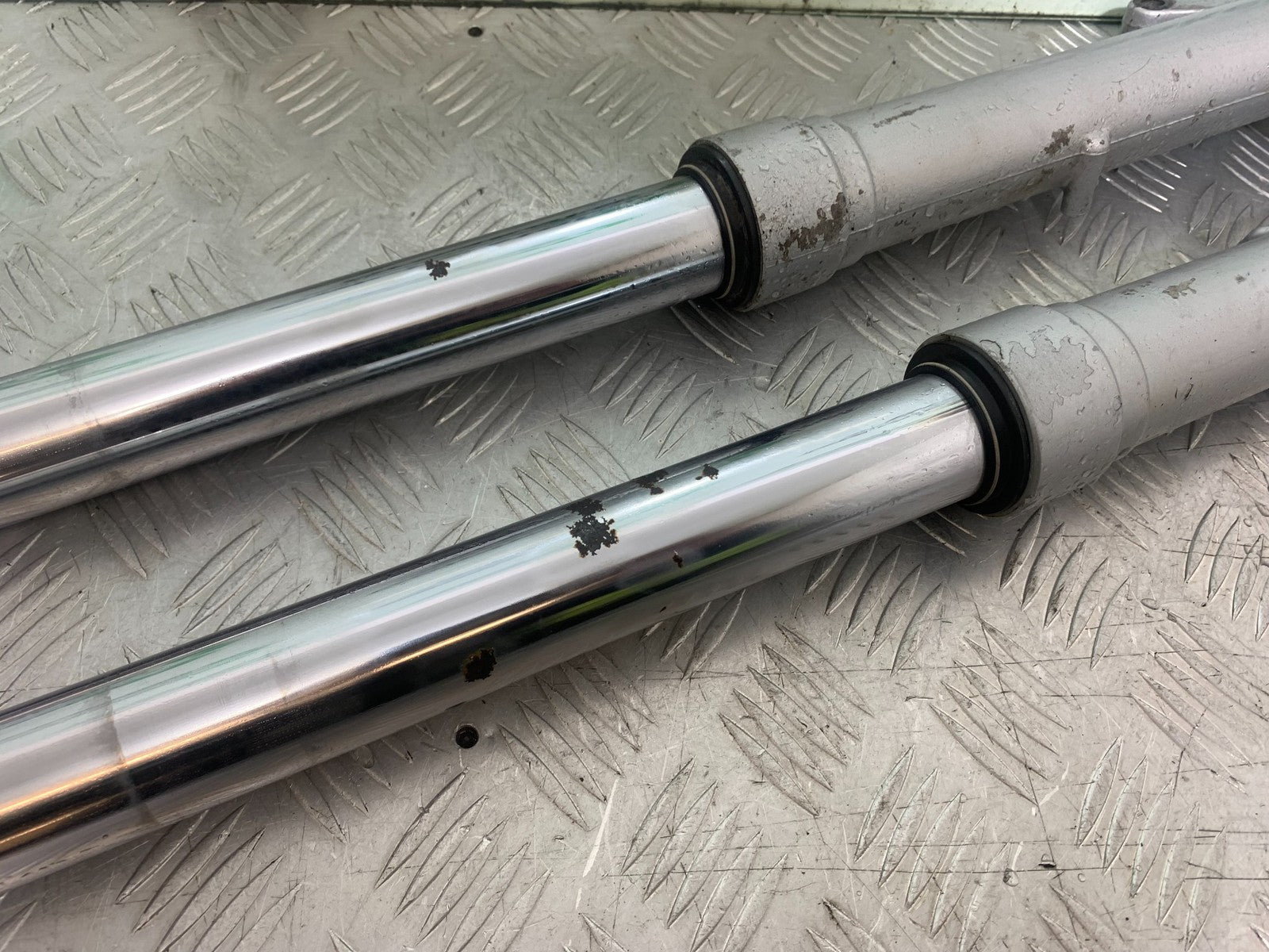 APRILIA 650 PAGASO STRADA FORKS   YEAR 2005-2010 (CMB1260)