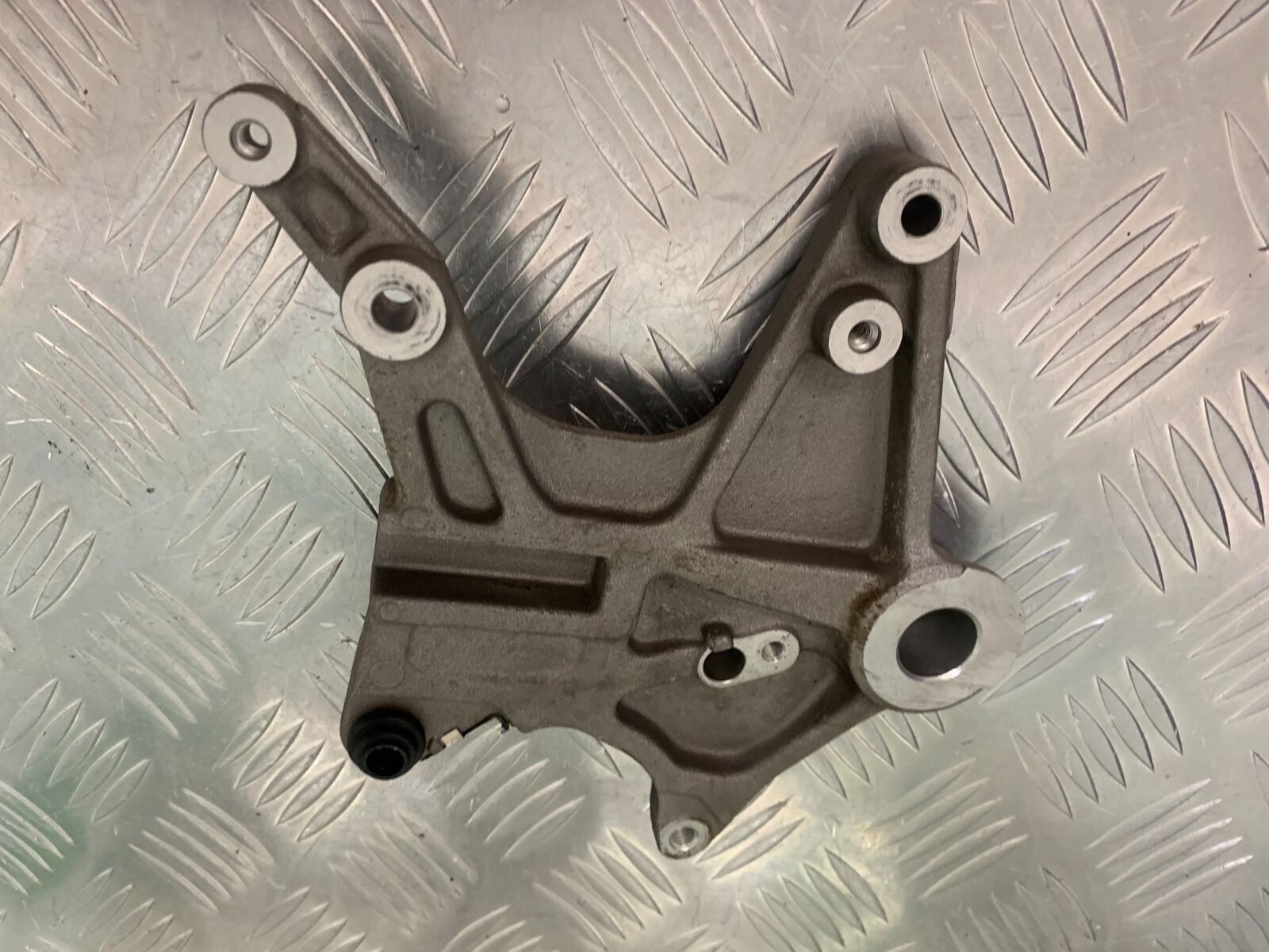 HONDA CRF1000 (DCT) AFRICA TWIN REAR CALIPER BRACKET   YEAR 2019 (STOCK 962)