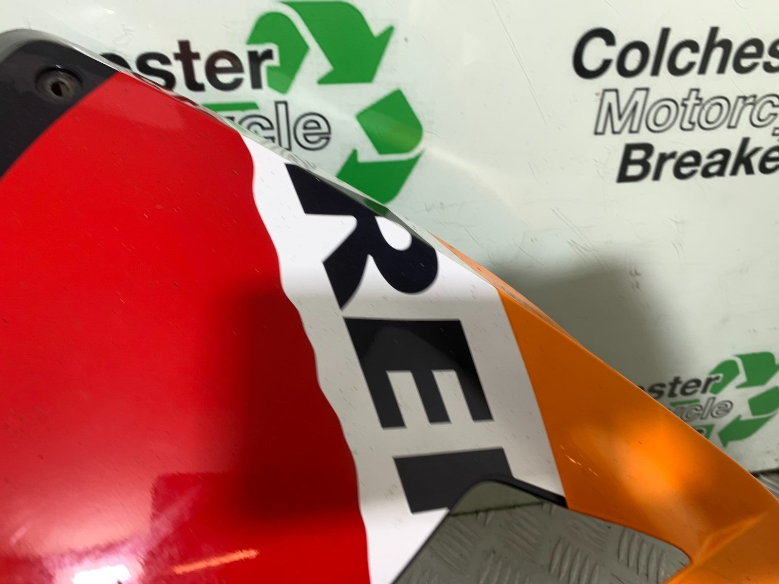HONDA CBR1000 RR  LEFT FAIRING PANEL YEAR  2008-2011 (CMB1330)