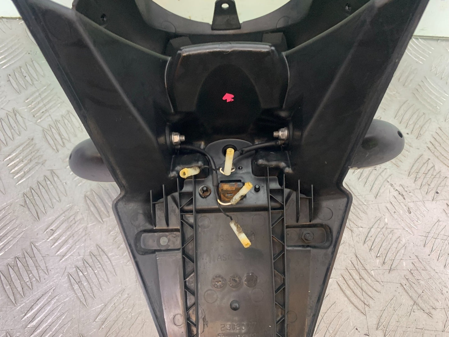 TRIUMPH 1050 SPRINT GT REAR MUDGUARD AND INDICATORS YEAR 2010-2016 (CMB1250)