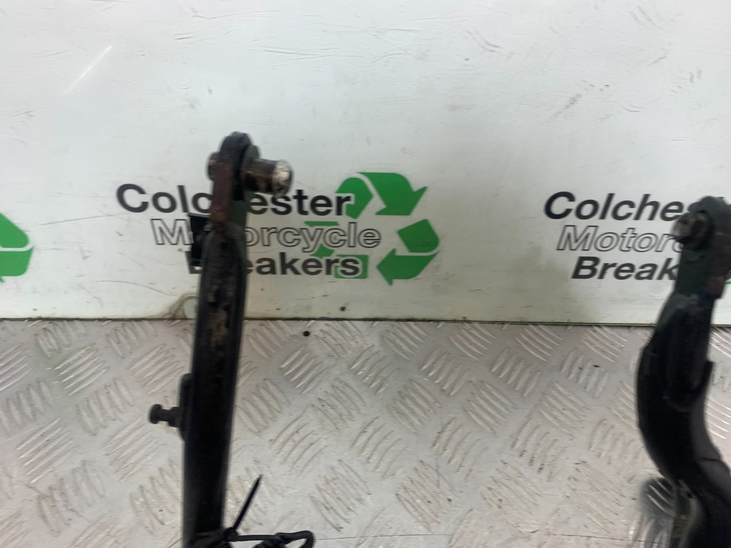 YAMAHA XJ6 XJ6-S CENTER STAND  YEAR 2009-2015  (CMB1212)