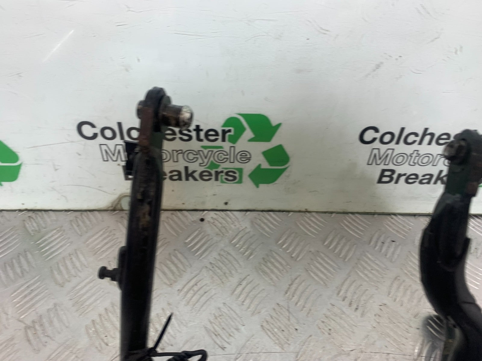 YAMAHA XJ6 XJ6-S CENTER STAND  YEAR 2009-2015  (CMB1212)