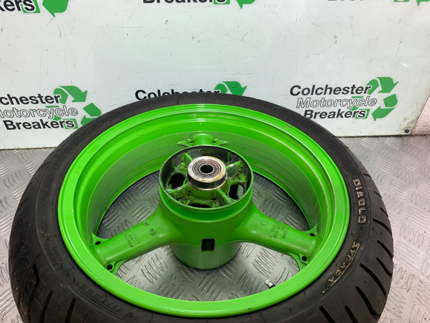 KAWASAKI ZX9R ZX9 R REAR WHEEL YEAR 1998-1999 (CMB1329)