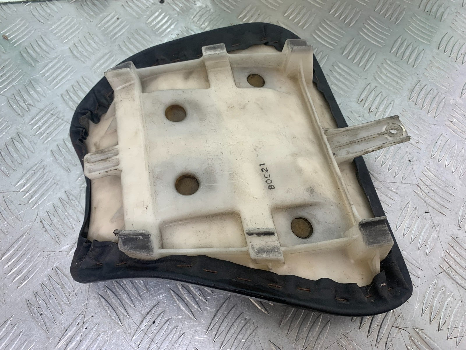 KAWASAKI ZX6R ZX6 F FRONT SEAT  YEAR 1995-1997 (CMB1169)