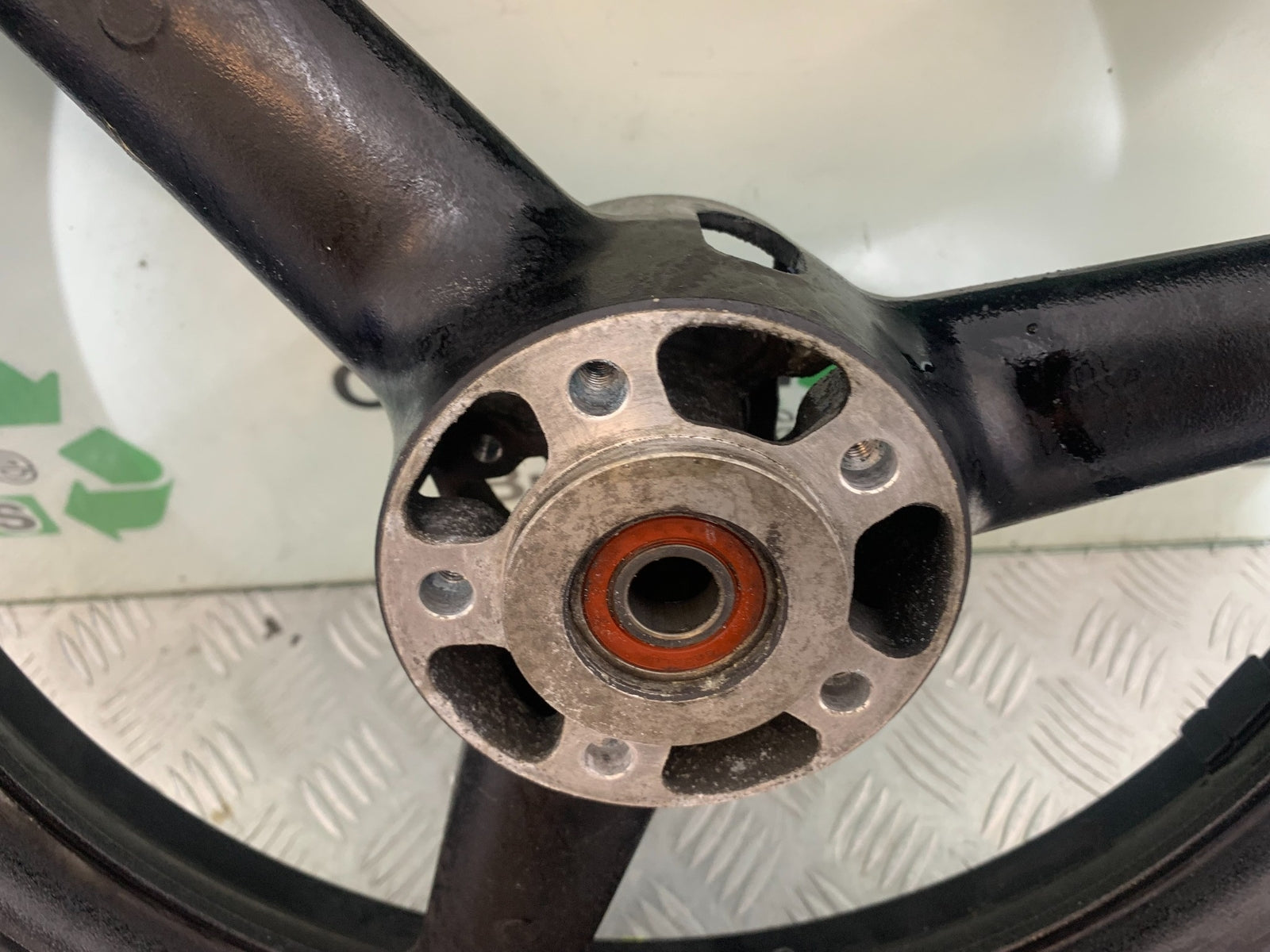 SUZUKI GSF600 GSF 600 BANDIT FRONT WHEEL  YEAR 2001-2003 (CMB1157)