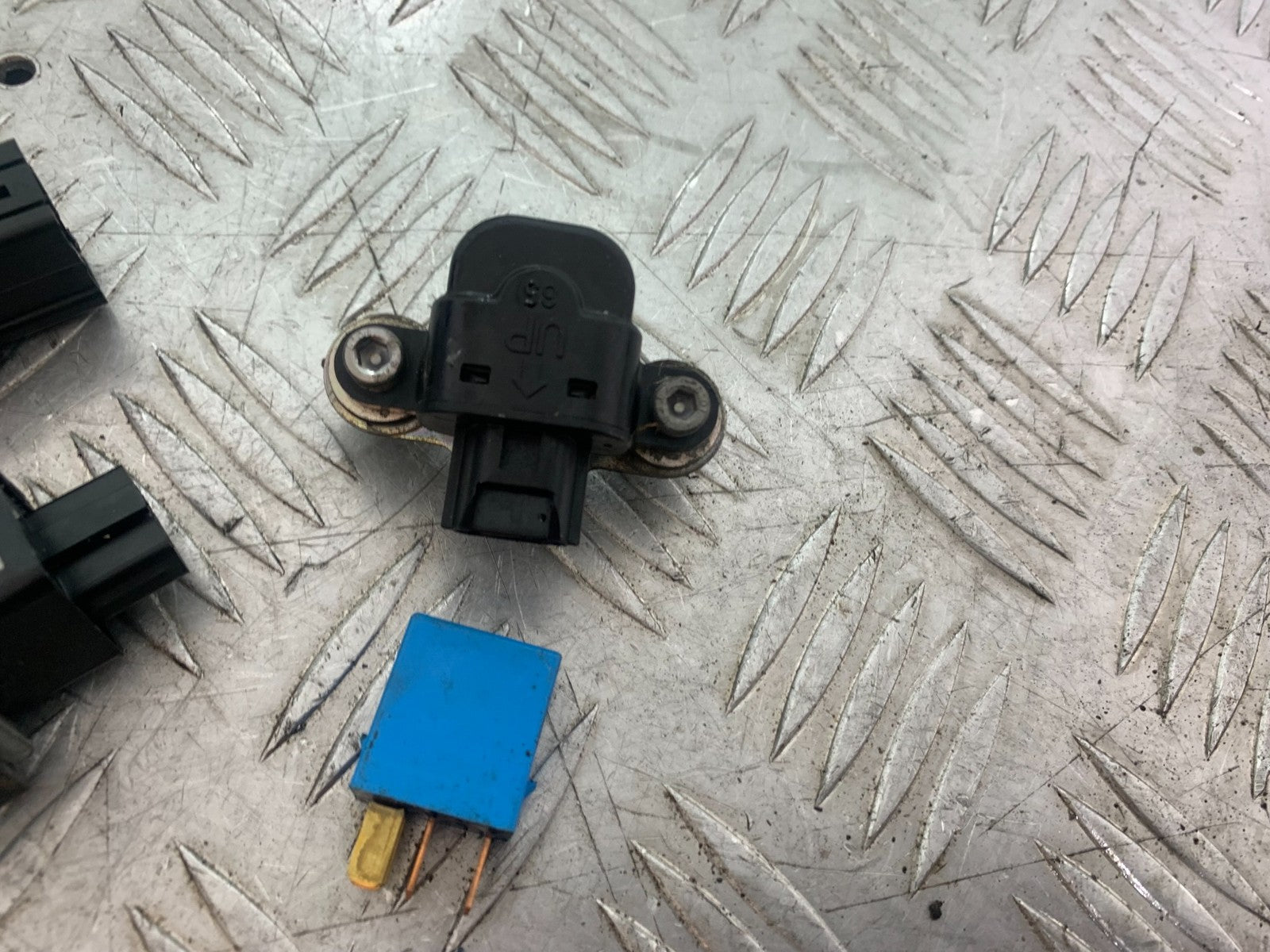KAWASAKI GTR1400 GTR 1400 RELAYS   YEAR 2007-2009 (CMB1174)