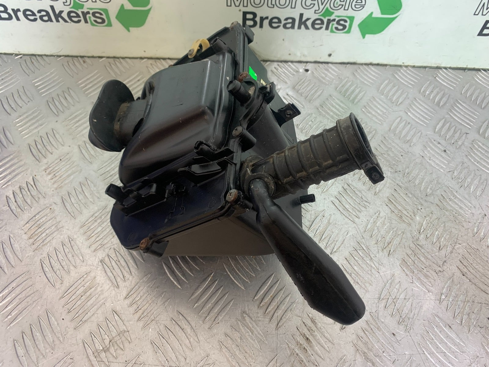 HONDA CBF125 CBF 125 AIRBOX  YEAR 2009-14  (CMB1172)