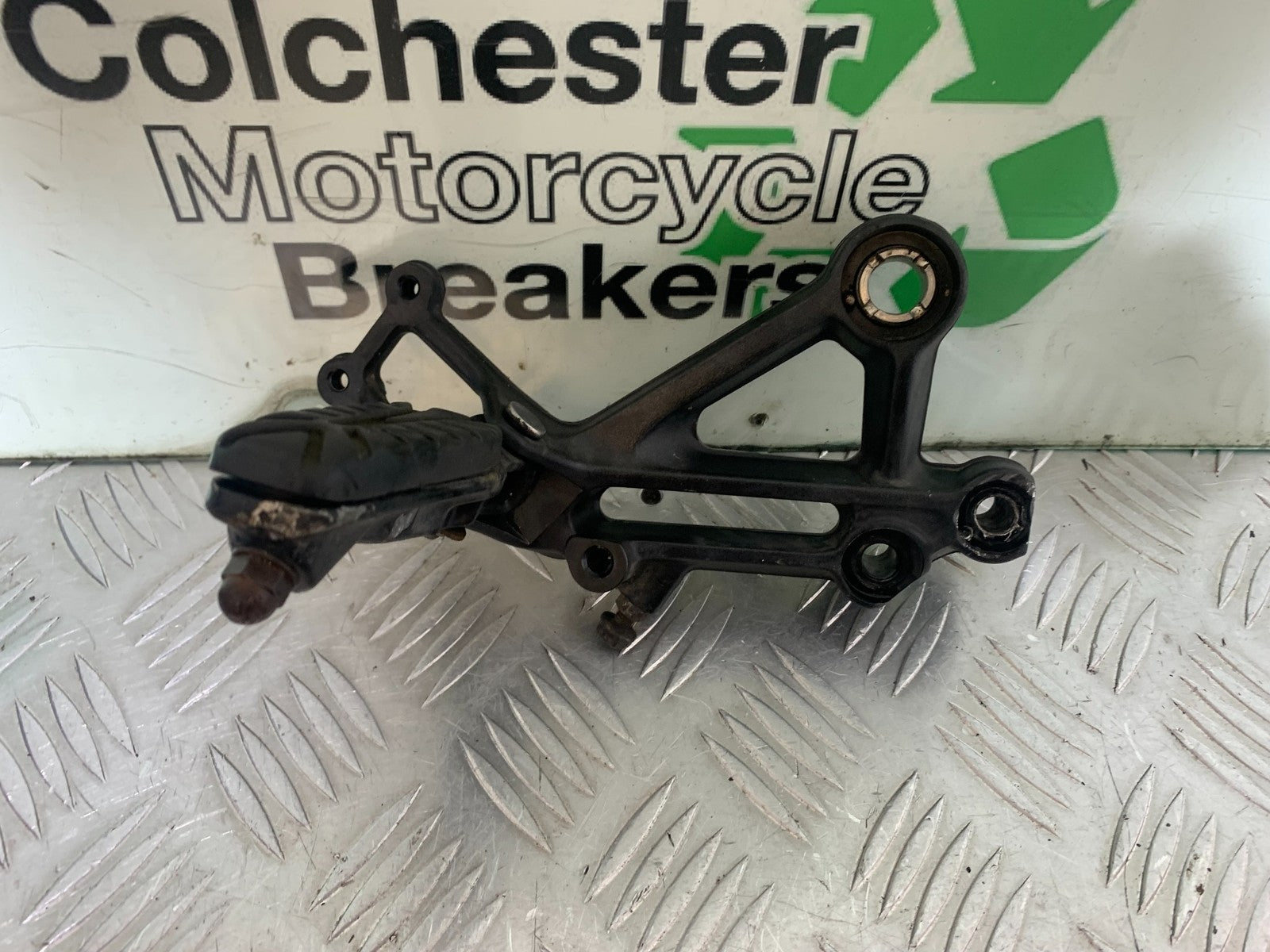 KTM DUKE 125 FRONT RIGHT HANGER  YEAR 2017-2022 (CMB1222)