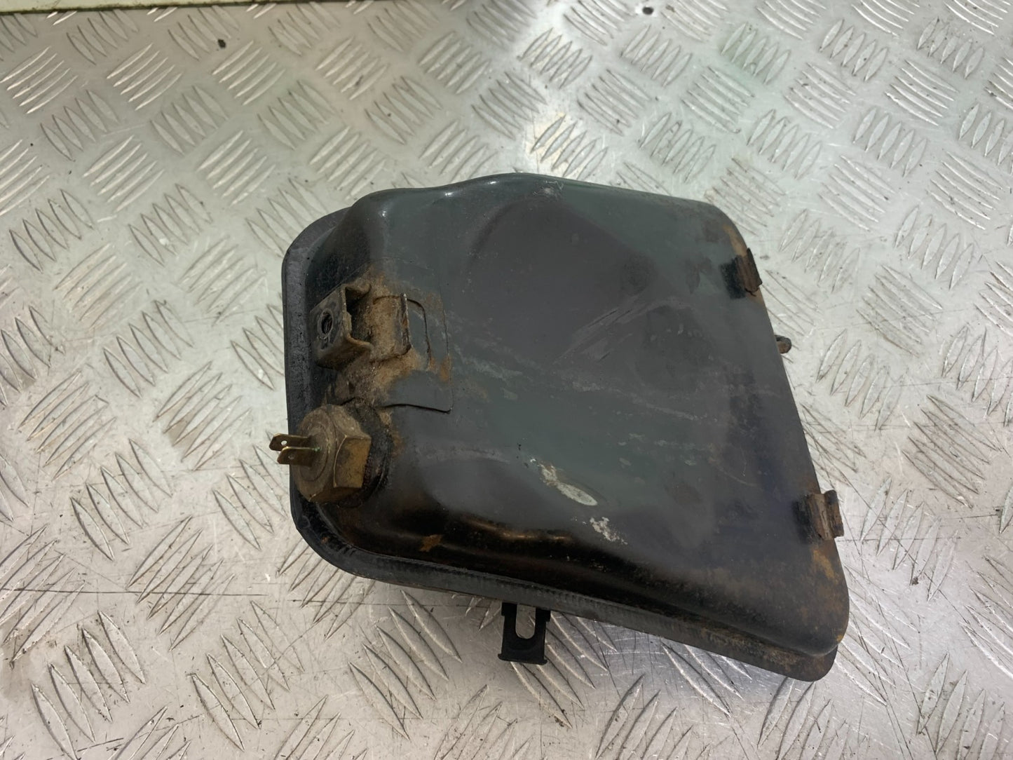 HONDA VT700 VT 700 SHADOW PETROL TANK   YEAR 1984-85 (CMB1328)