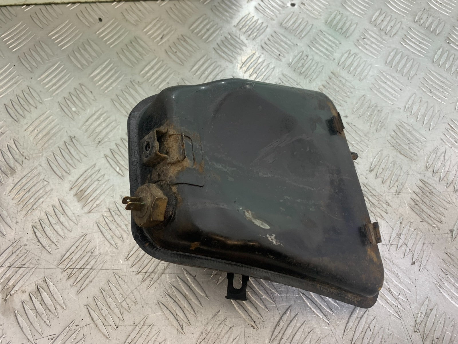 HONDA VT700 VT 700 SHADOW PETROL TANK   YEAR 1984-85 (CMB1328)