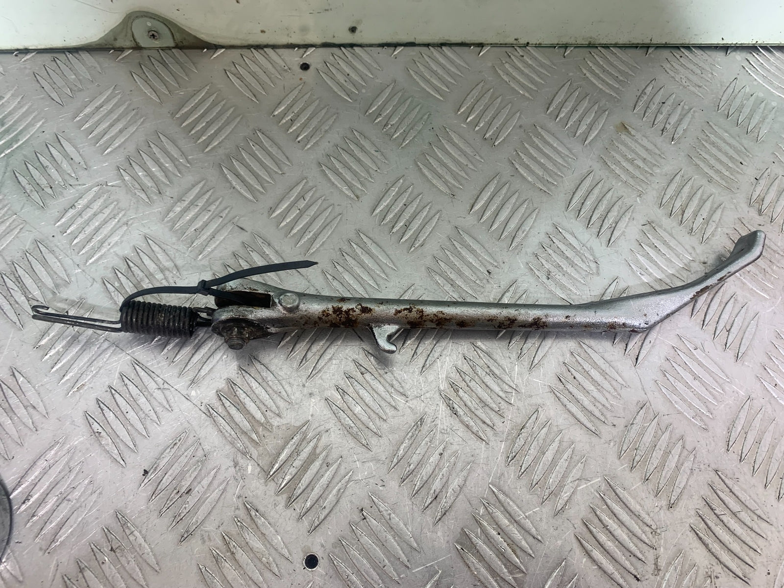 HONDA VTX1300 S-6 SIDE STAND YEAR 2004-09 (CMB1159)