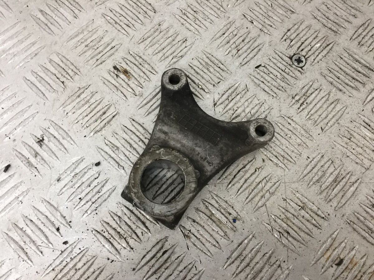SUZUKI GSXR750 GSXR 750 SRAD REAR CALIPER BRACKET   YEAR 1999 (STOCK 880)