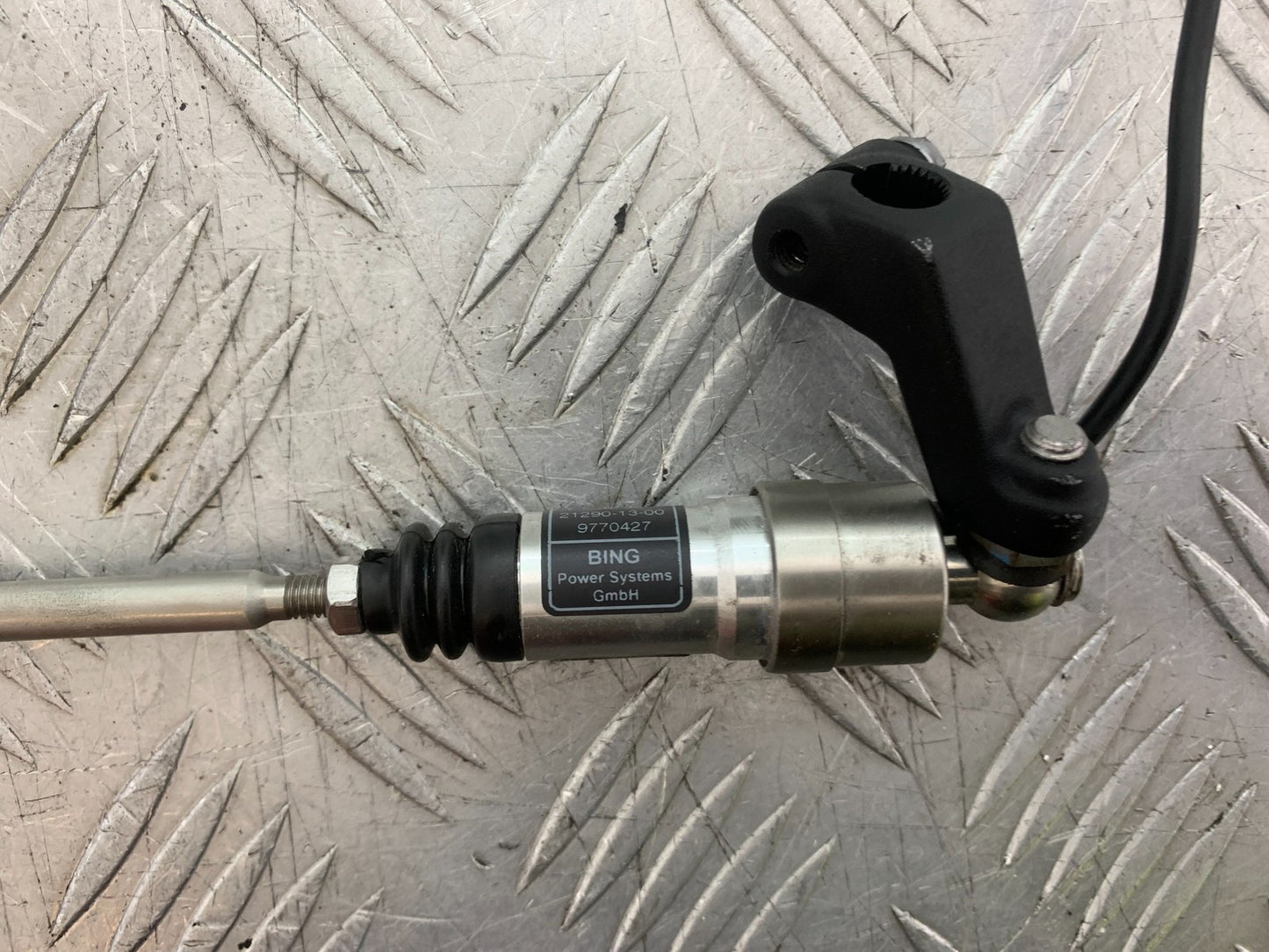 TRIUMPH TRIDENT 660 QUICKSHIFTER   YEAR 2021-2024 (CMB1295)