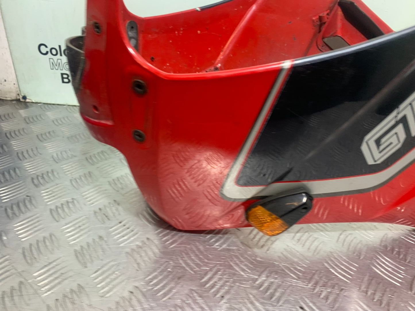 KAWASAKI GPZ600 GPZ 600 TOP FAIRING   YEAR 1988-90 (CMB1258)