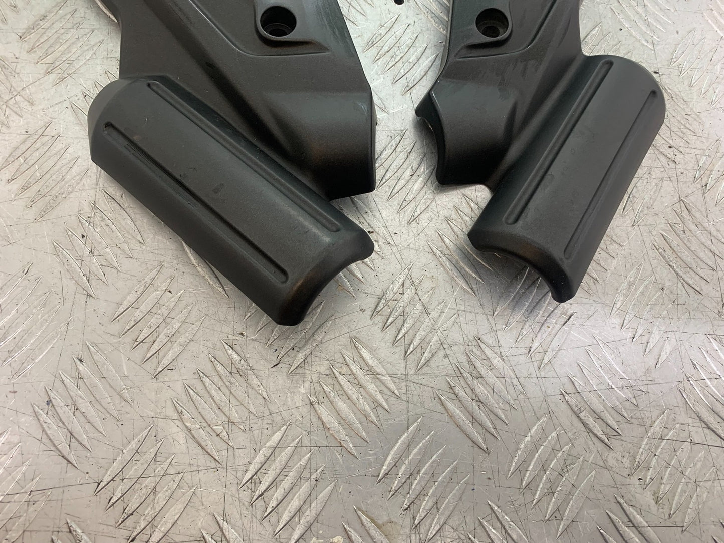 KAWASAKI 650 VERSYS  LEFT & RIGHT FRAME COVERS  YEAR 2015-2018 (CMB1288)
