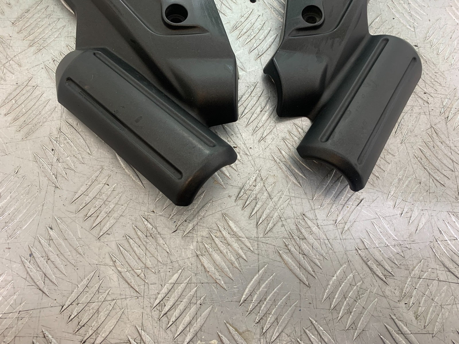 KAWASAKI 650 VERSYS  LEFT & RIGHT FRAME COVERS  YEAR 2015-2018 (CMB1288)