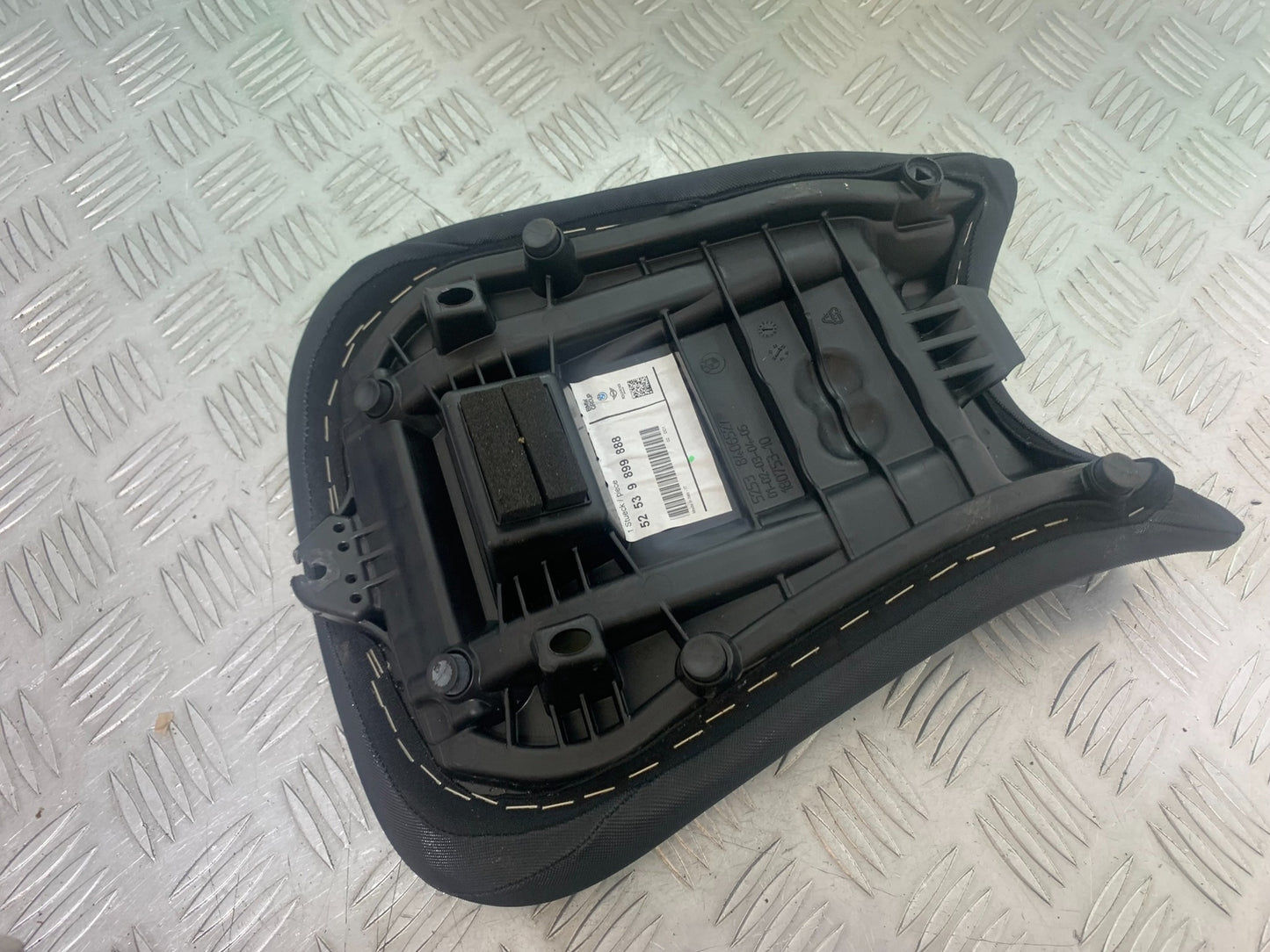 BMW M1000 R FRONT SEAT   YEAR 2023-2024 (CMB1140)