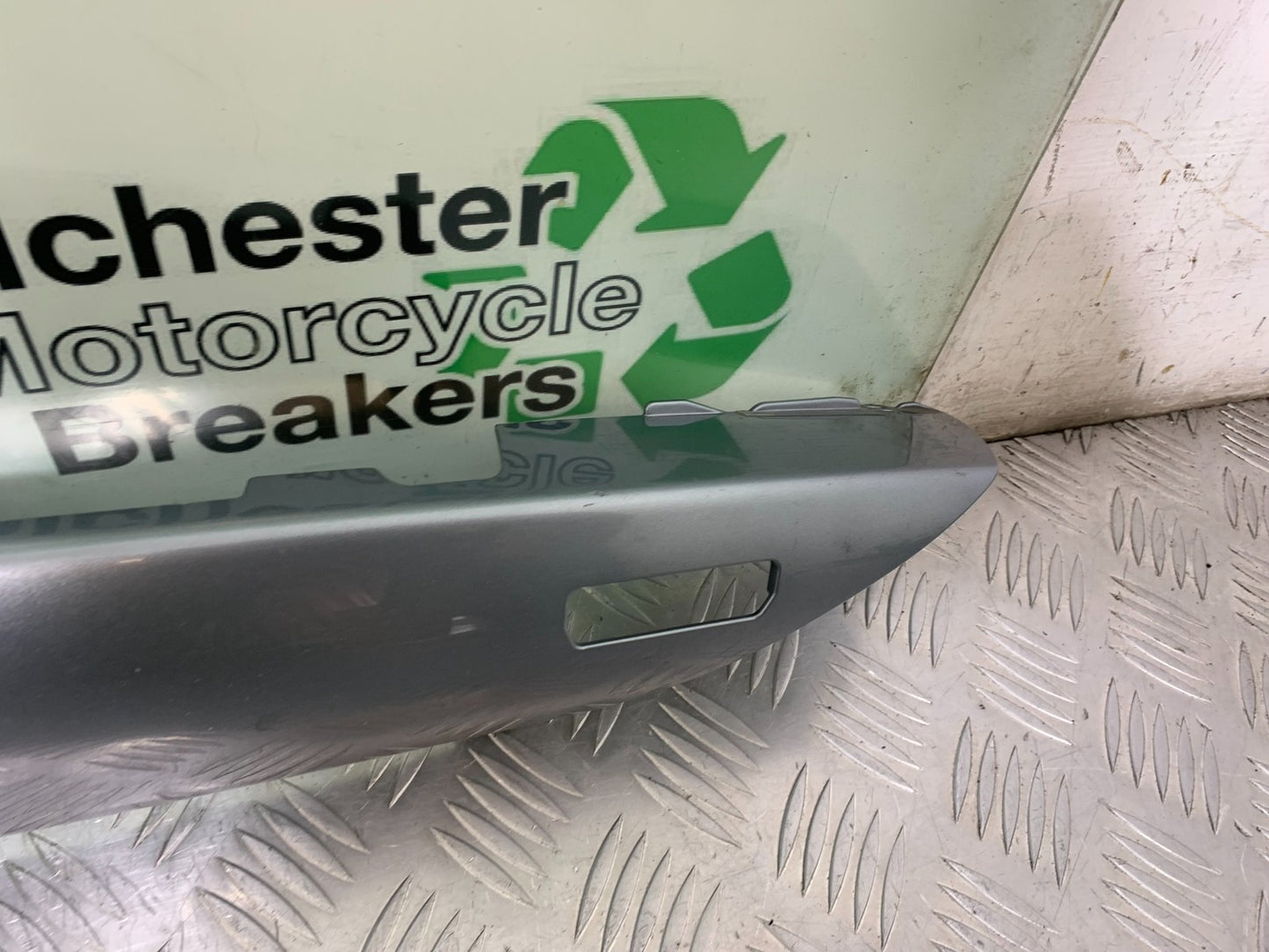 KAWASAKI GTR1400 GTR 1400 LEFT SEAT PANEL  YEAR 2007-2009 (CMB1306)